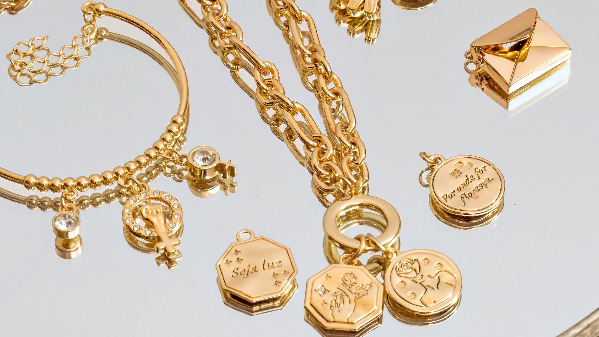 3. Bijoux simples en or ou en argent