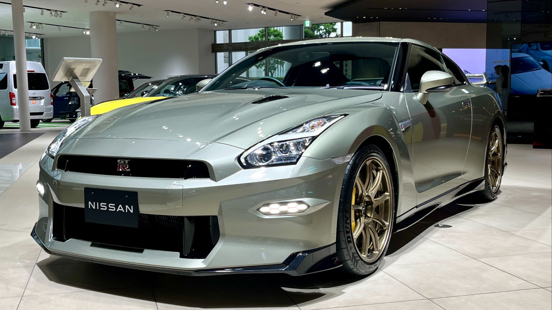 17. Nissan GT-R