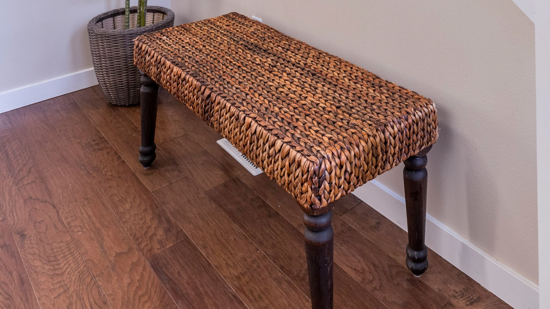 8. Un banc