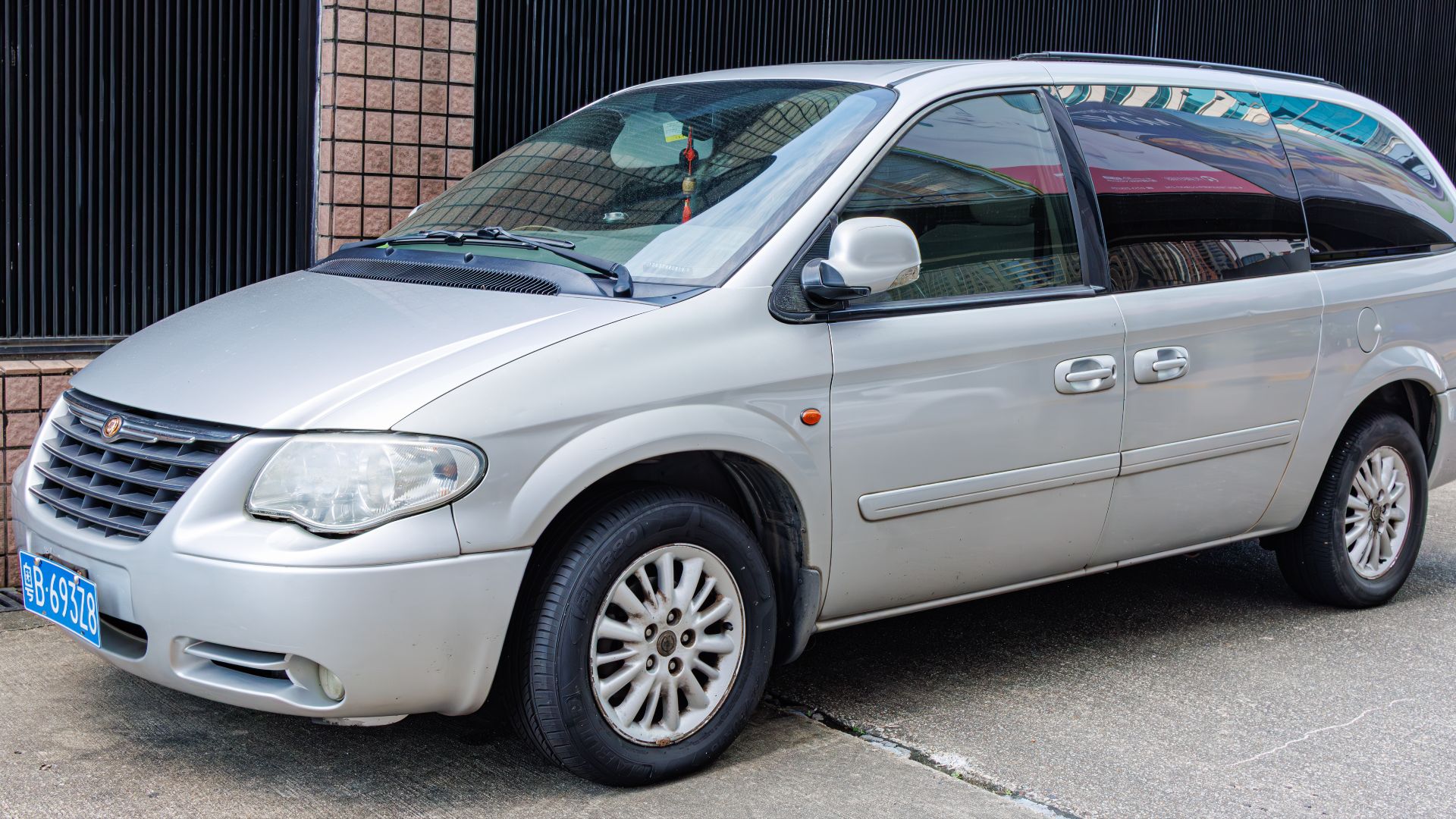 8. Chrysler Town &amp; Country, début des années 2000