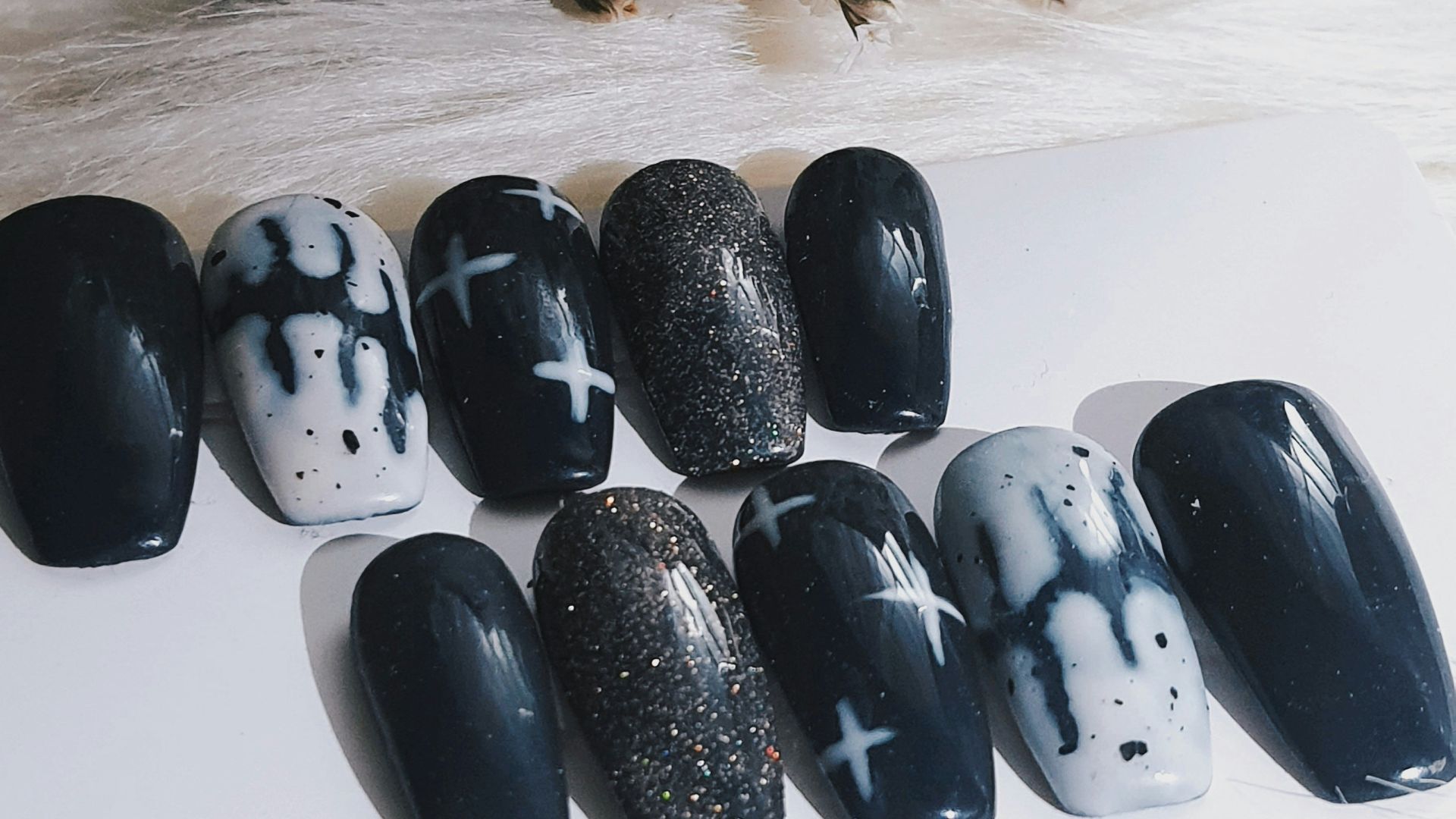 19. Ongles « Nuit étoilée »