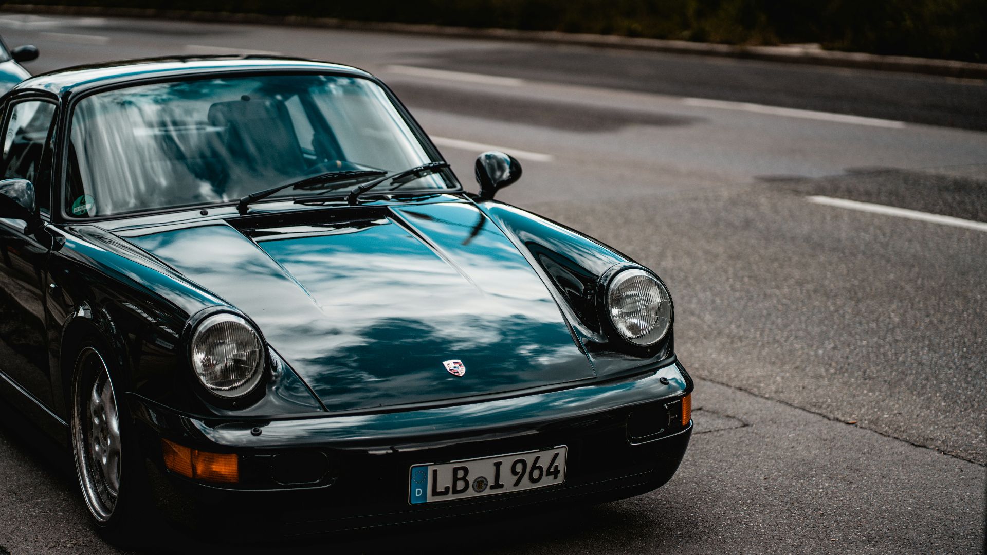 3. Porsche 911 Carrera 3.2