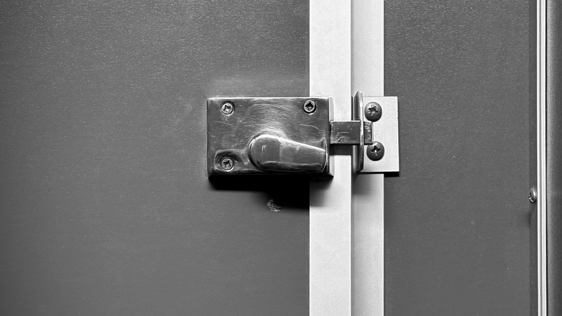 5. Serrures de box cassées