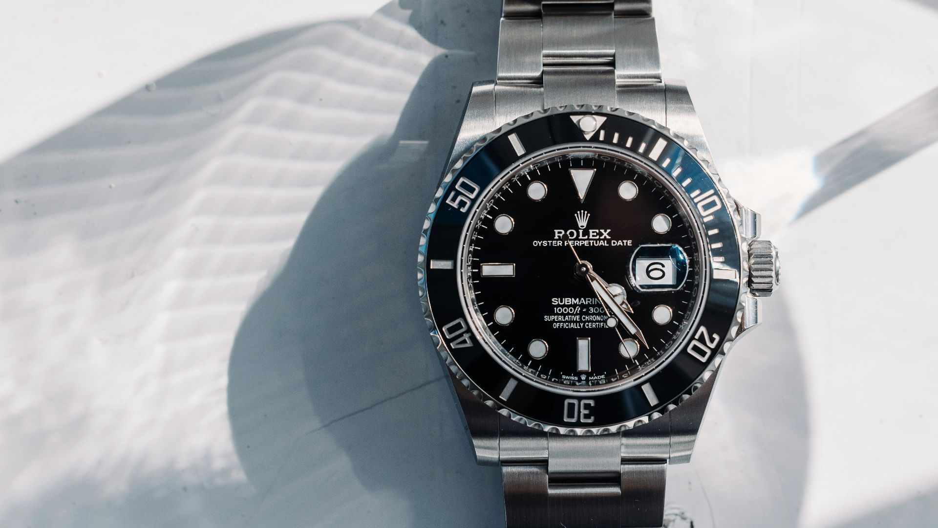 20. Une Rolex à 2 dollars dans un panier de bijoux