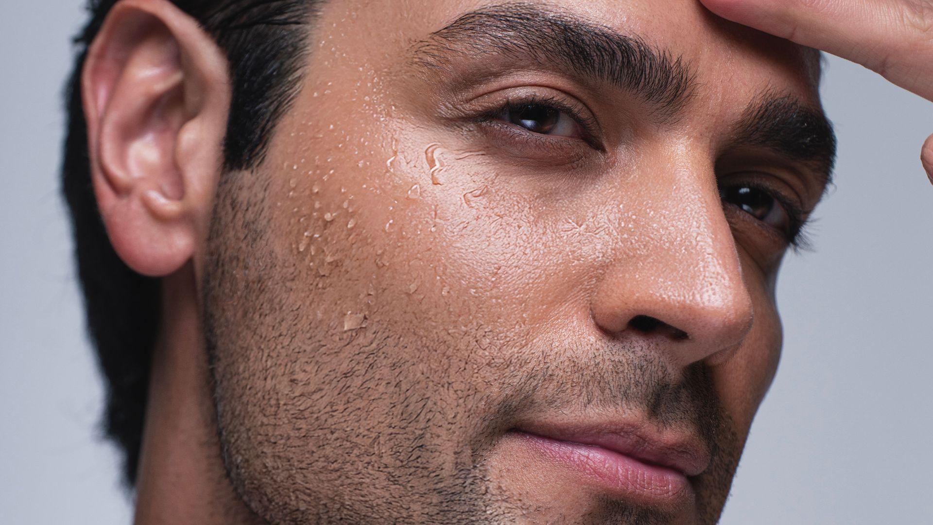 20. Des sourcils parfaitement entretenus