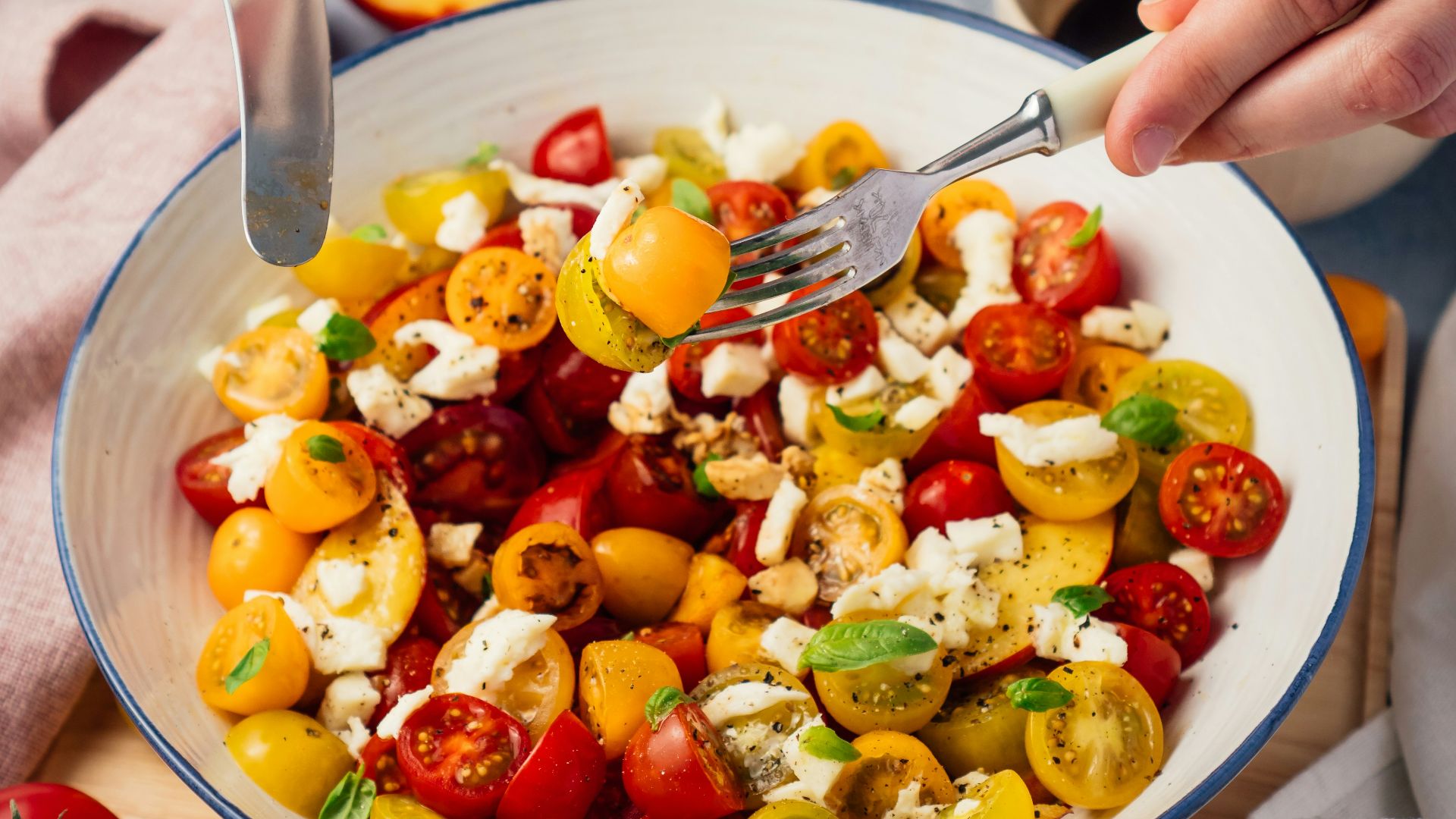 6. Salade caprese aux pêches