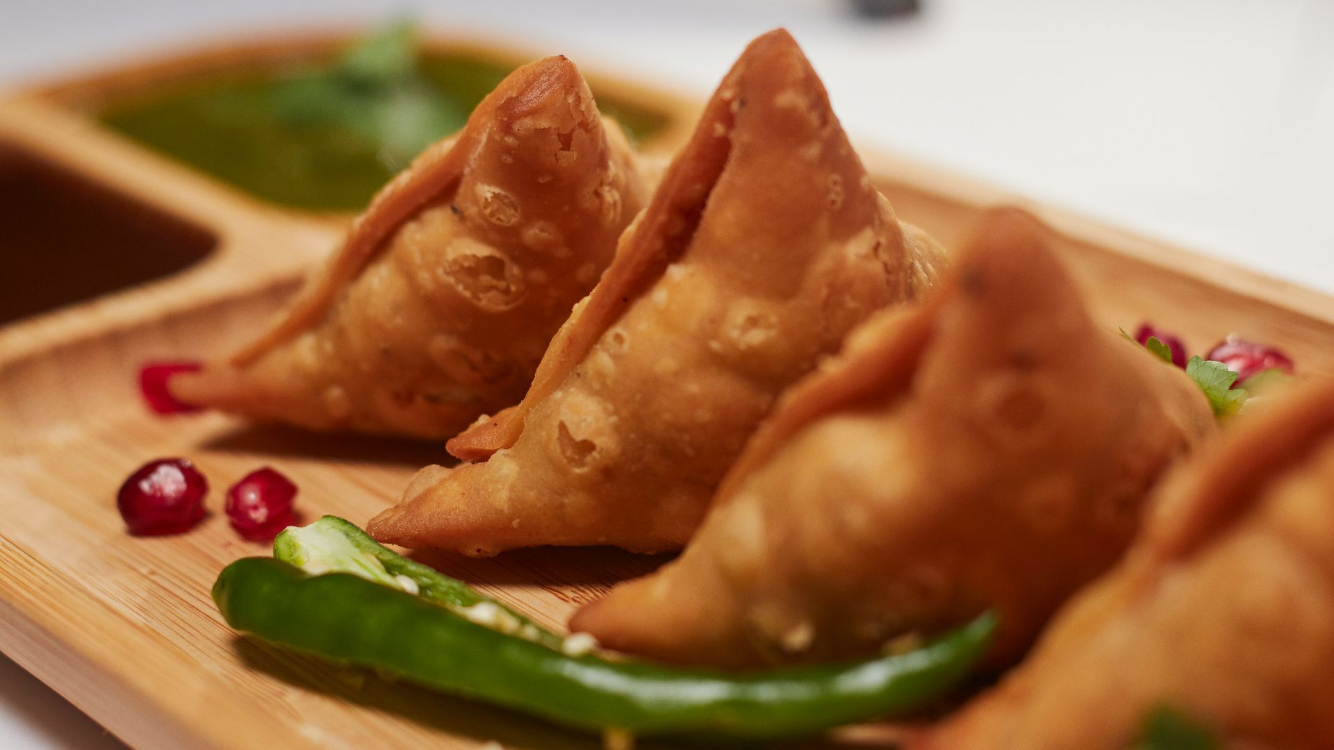 Explorer la cuisine indienne au-delà du butter chicken: guide complet: plats régionaux, ingrédients-clés et conseils de dégustation