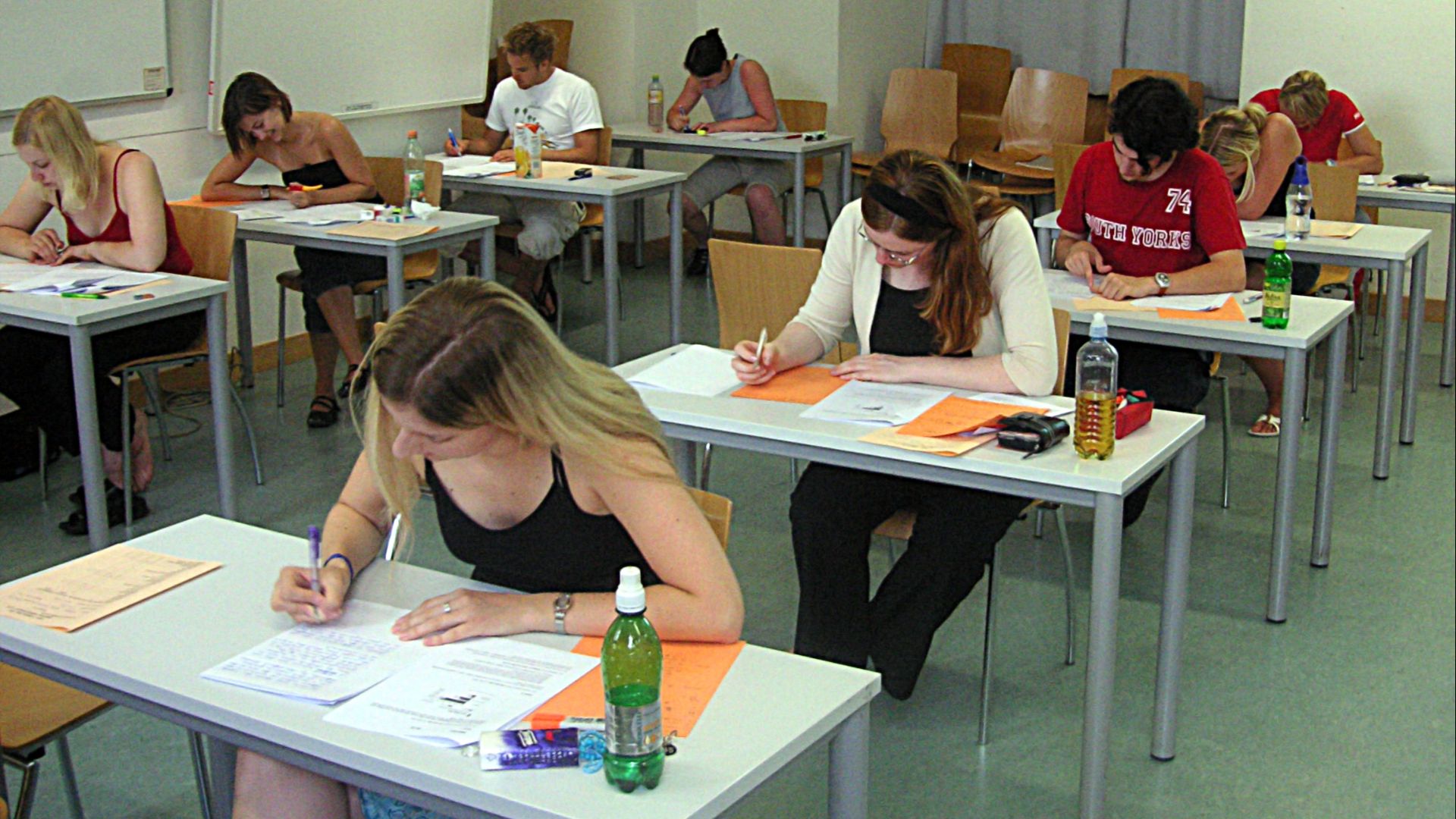 9. Surveillant d'examen