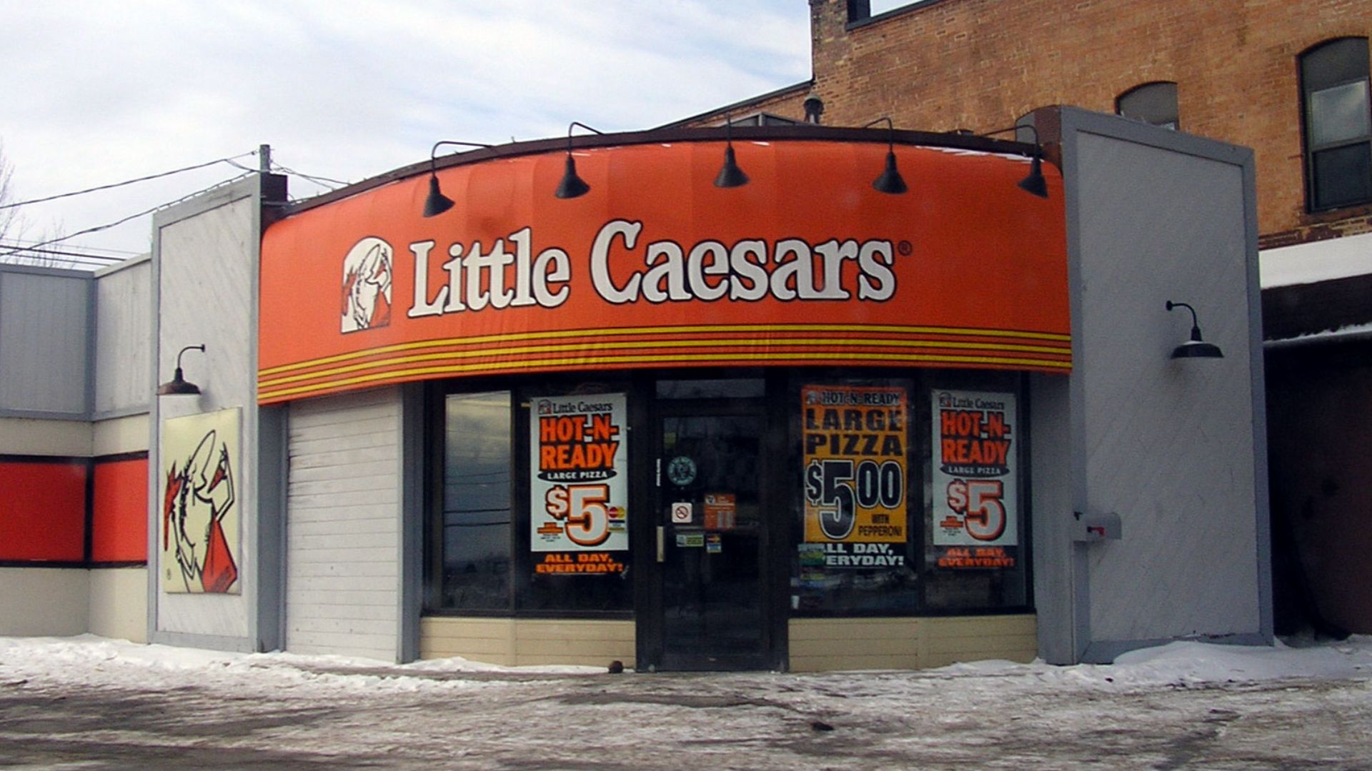 8. Brownie « Cookie Dough » de Little Caesars avec TWIX