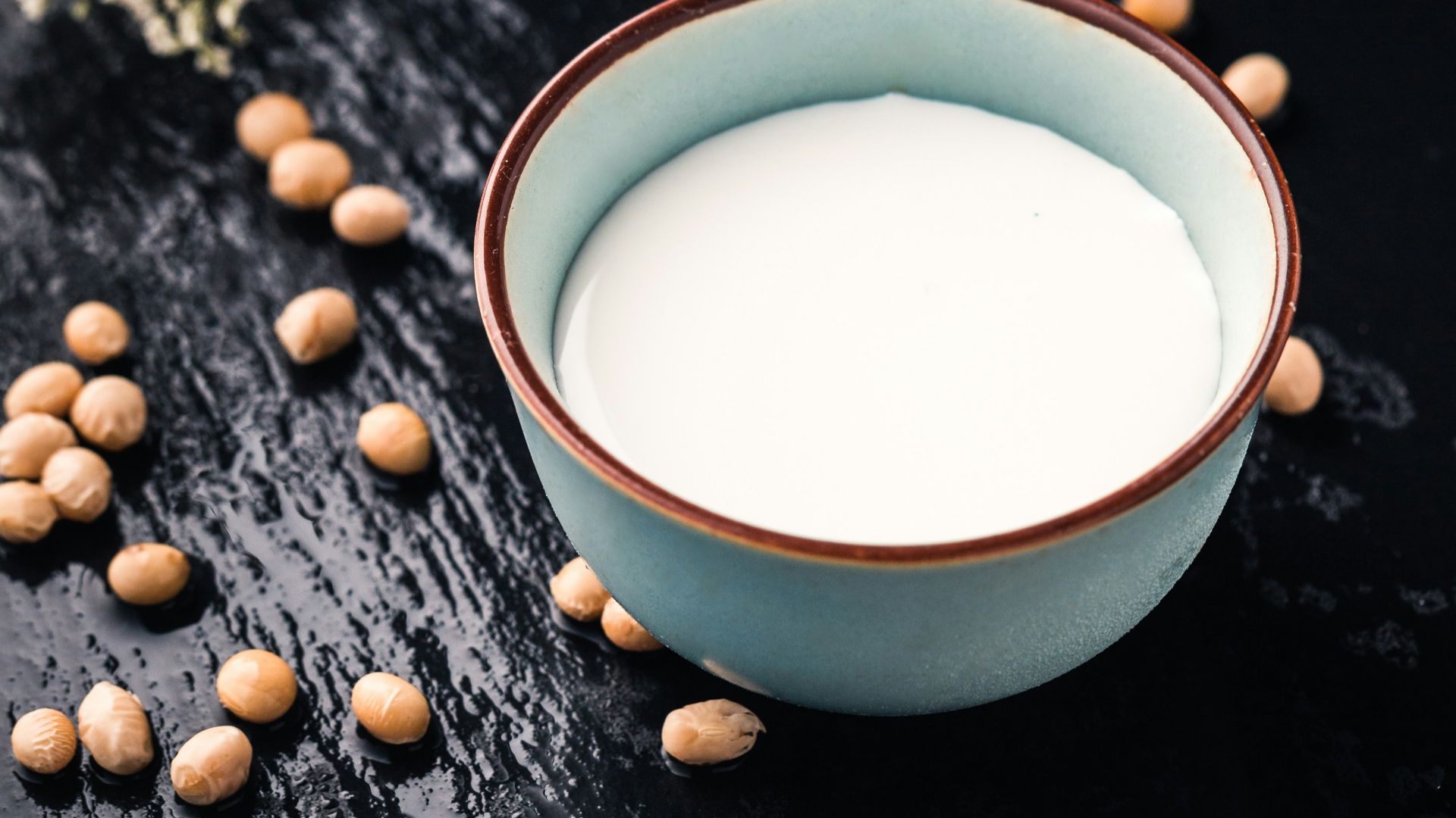 3. Optez pour un lait végétal enrichi en calcium