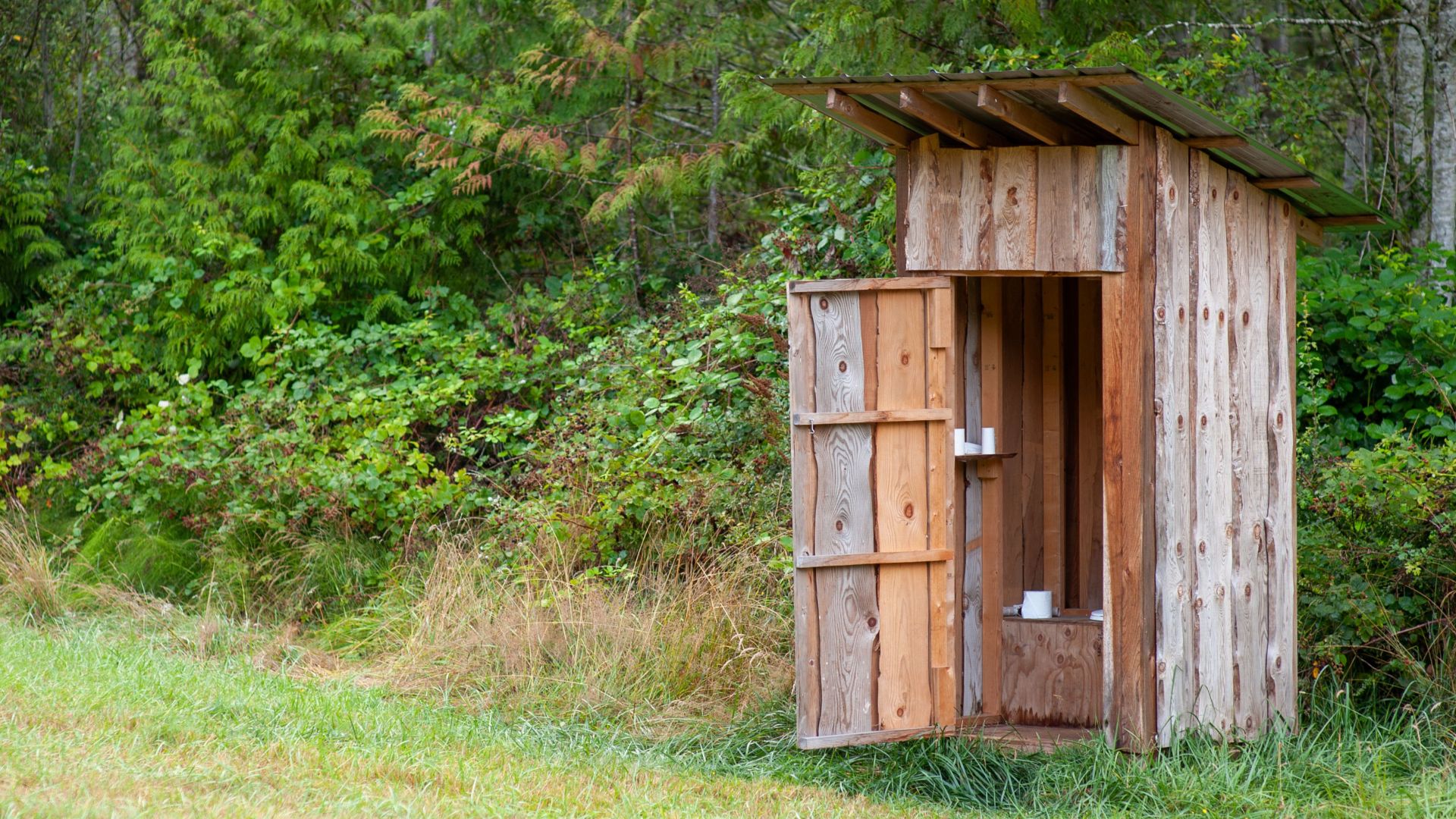 11. Toilettes extérieures