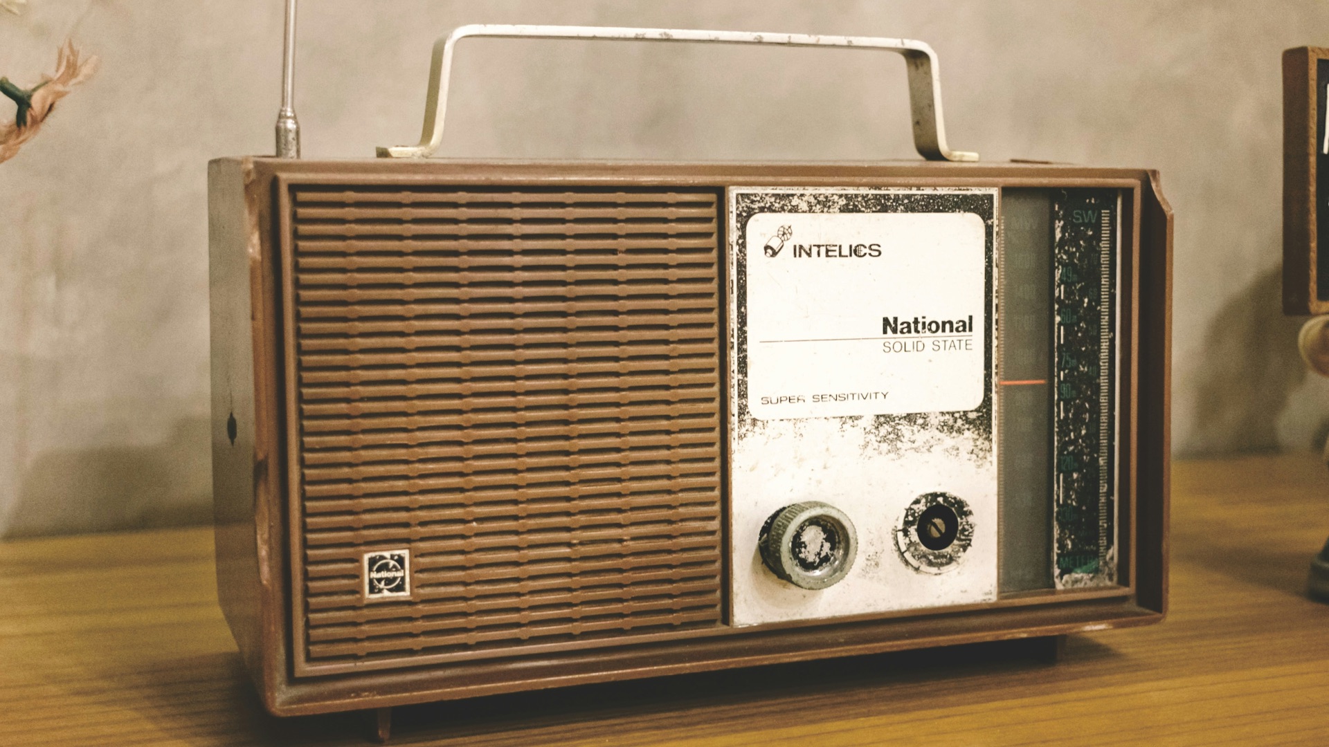 2. Radios