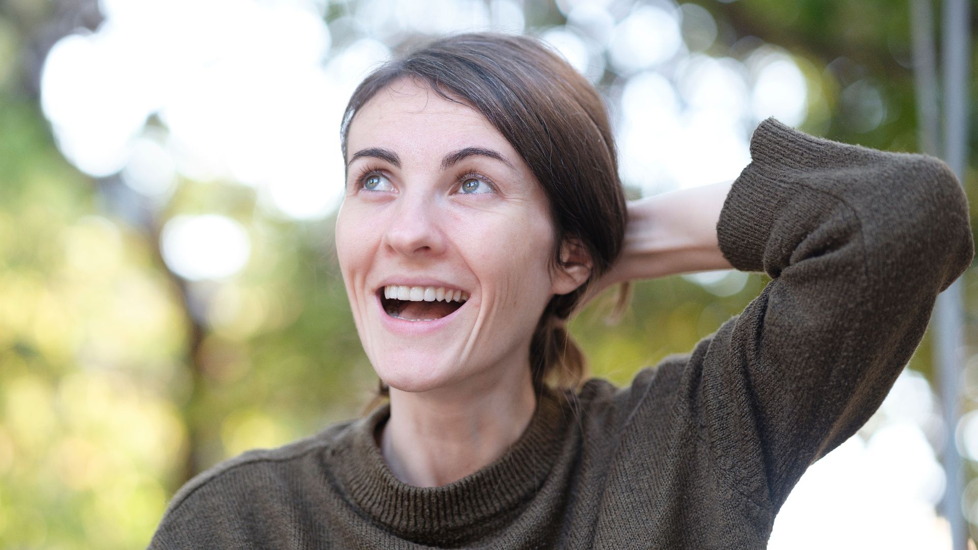 9. De combien les joues se soulèvent-elles ?