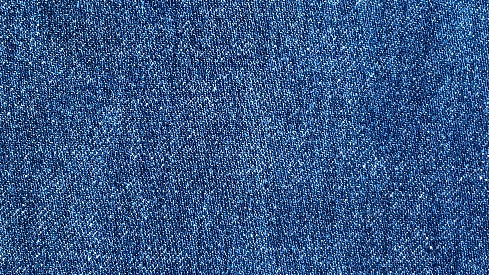 4. Le denim, un choix audacieux