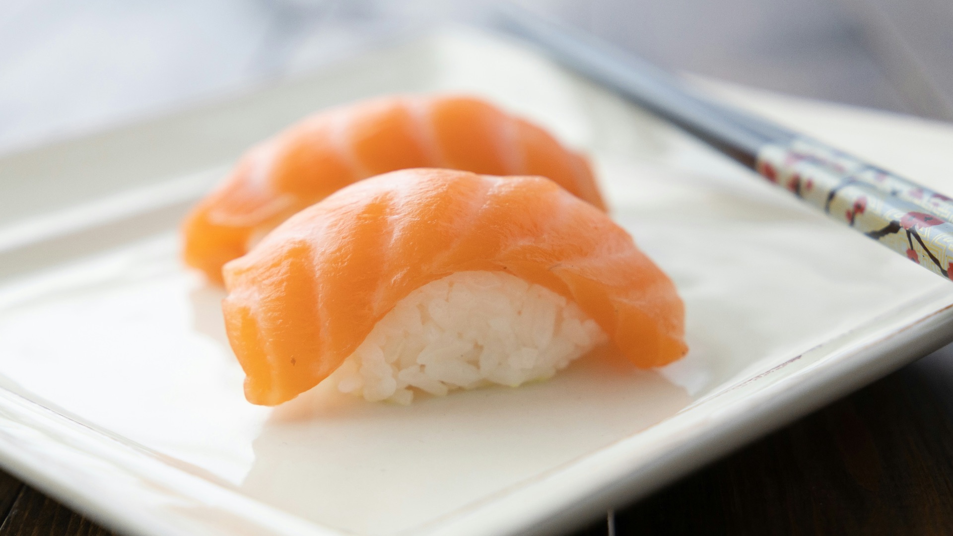 10 règles à respecter en matière de sushis que vous enfreignez probablement… et 10 façons « correctes » d’en profiter davantage