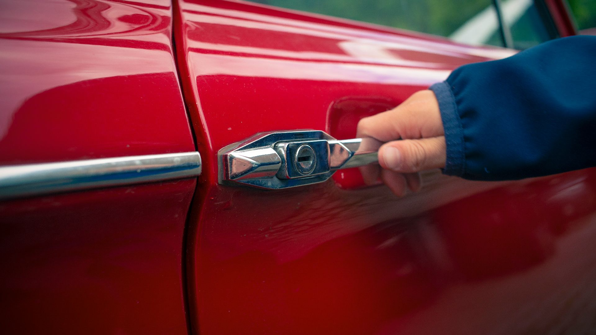 17. Personne n'ouvre une porte sans autorisation