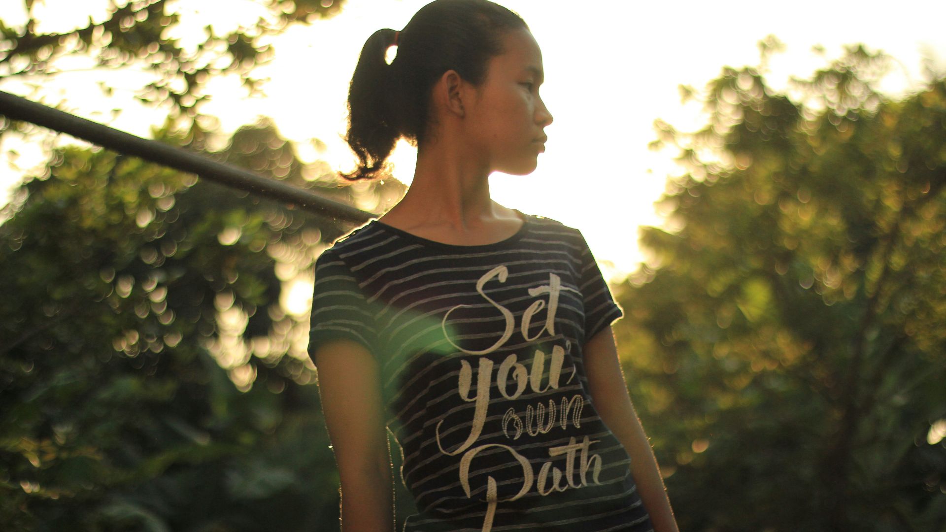 7. T-shirts avec des slogans pailletés