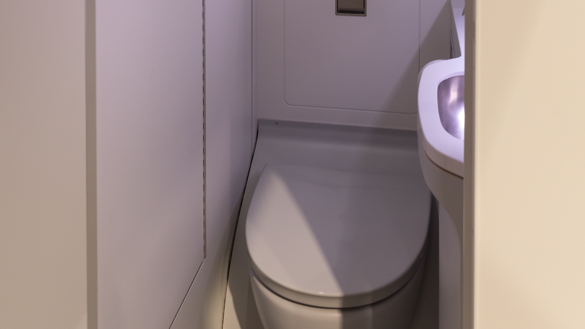 2. Ne pas boire d'eau parce qu'on ne veut pas aller aux toilettes