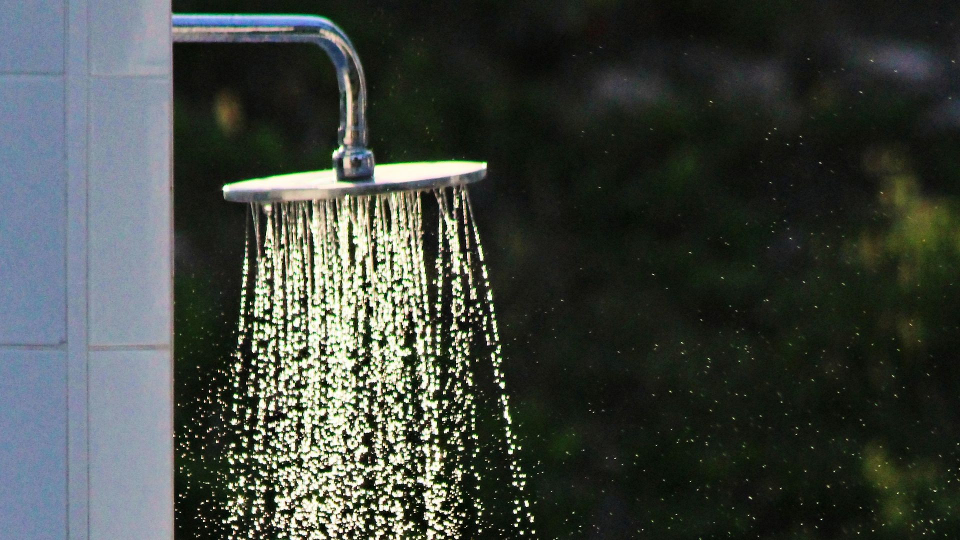 6. Prenez une douche fraîche ou tiède