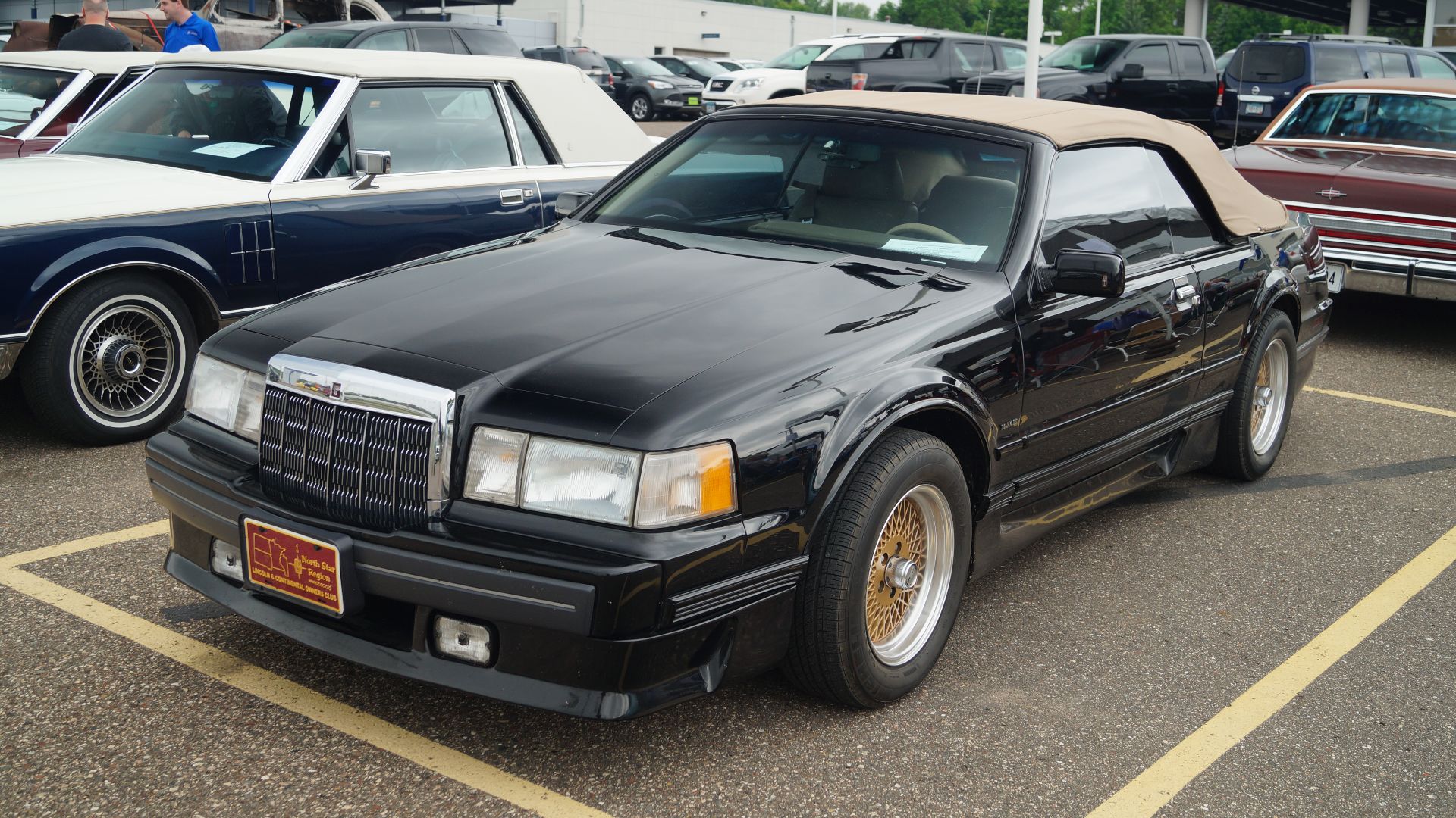 16. Lincoln Continental Mark VII