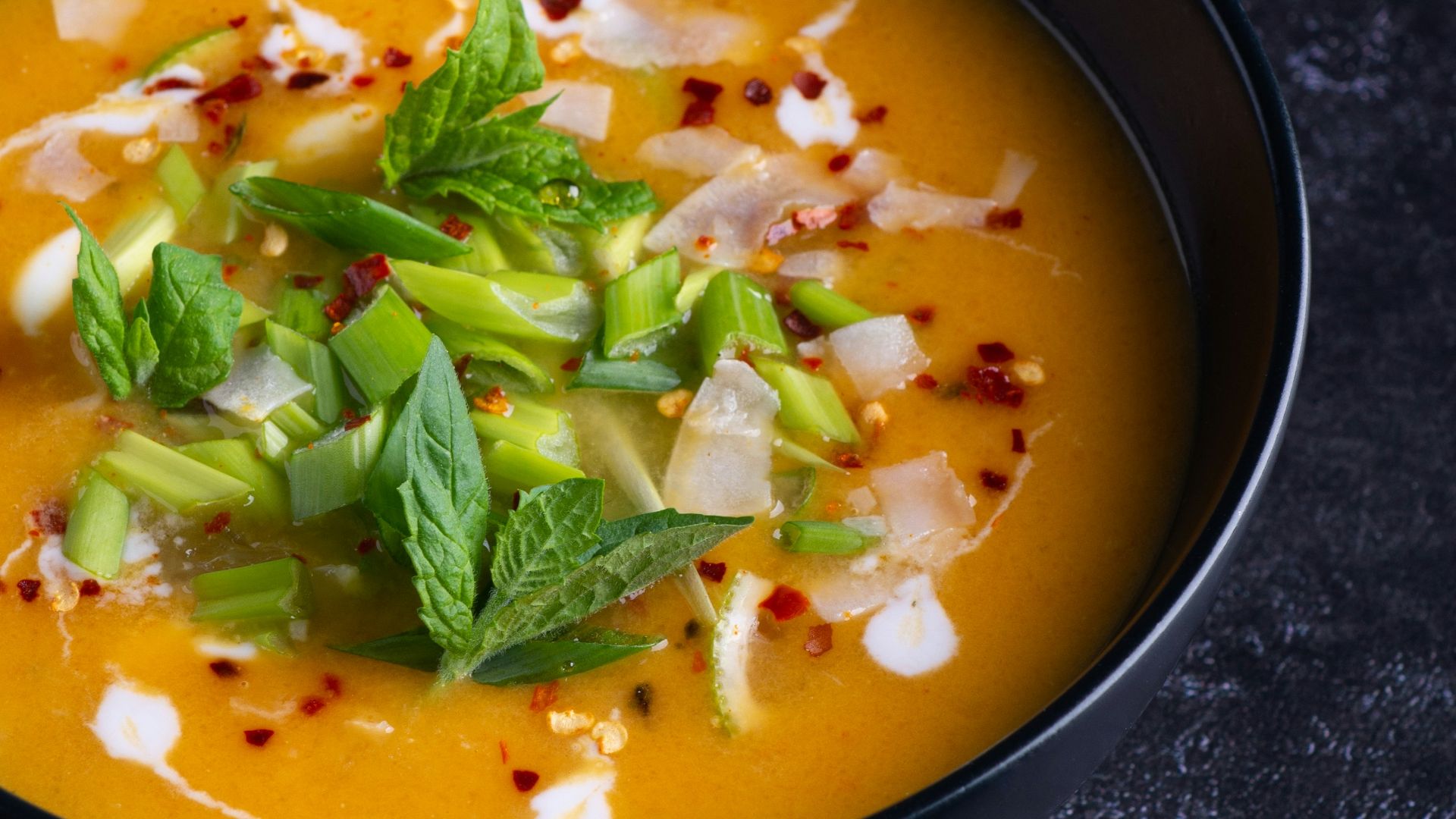 18. Soupe de chou-fleur au curcuma