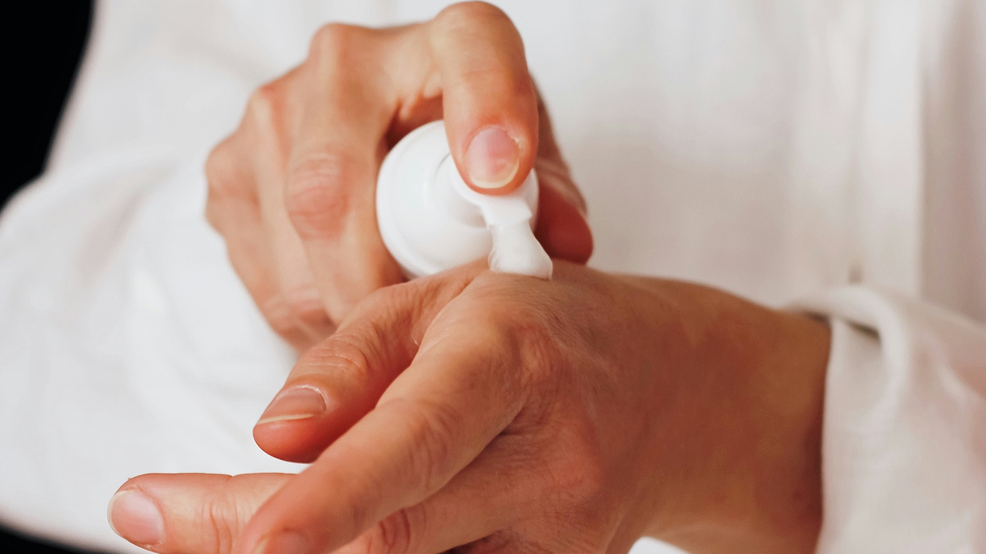 9. Limitez votre routine de soins de la peau à l'essentiel