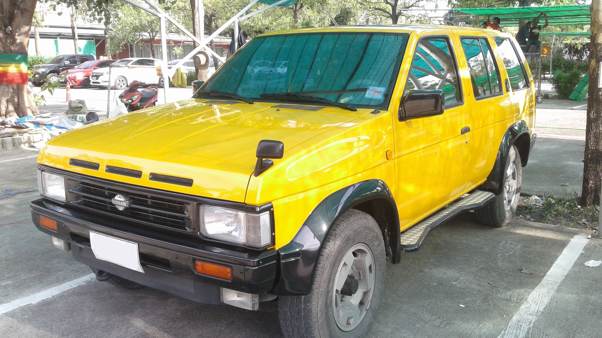 2. Nissan Pathfinder (1996-2004)