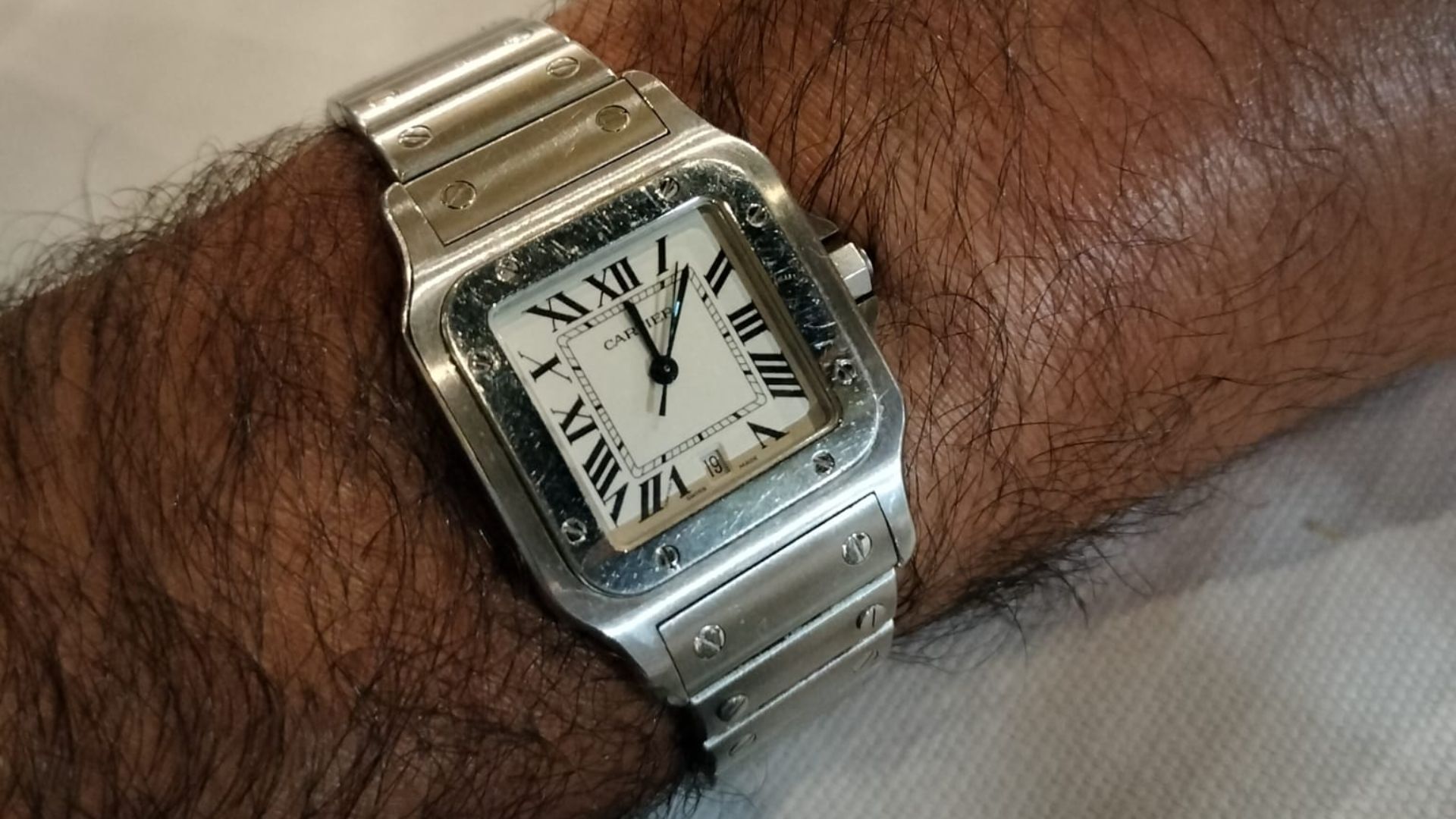 3. Une Cartier Santos Galbée