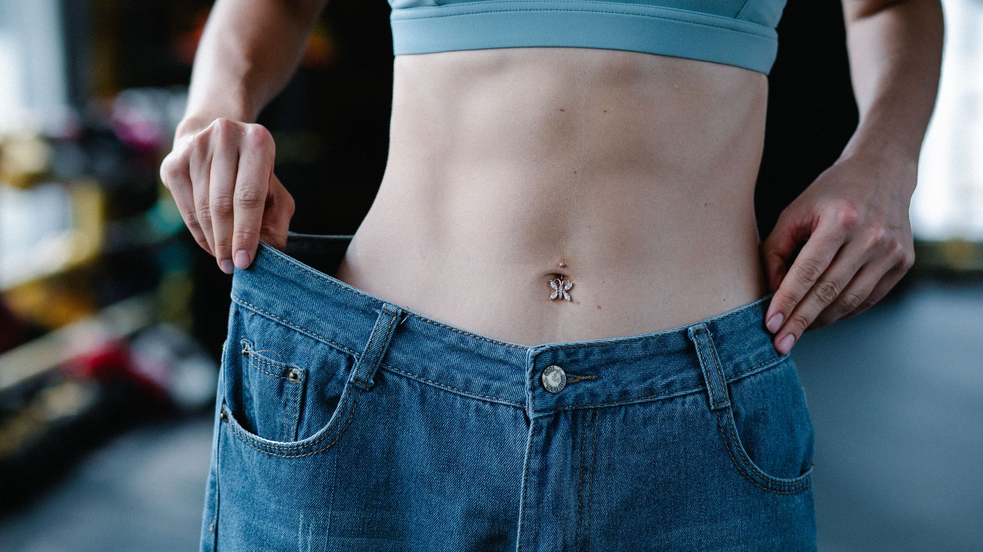 20 petits signes qui montrent que votre corps perd de la graisse — même si vous ne le voyez pas
