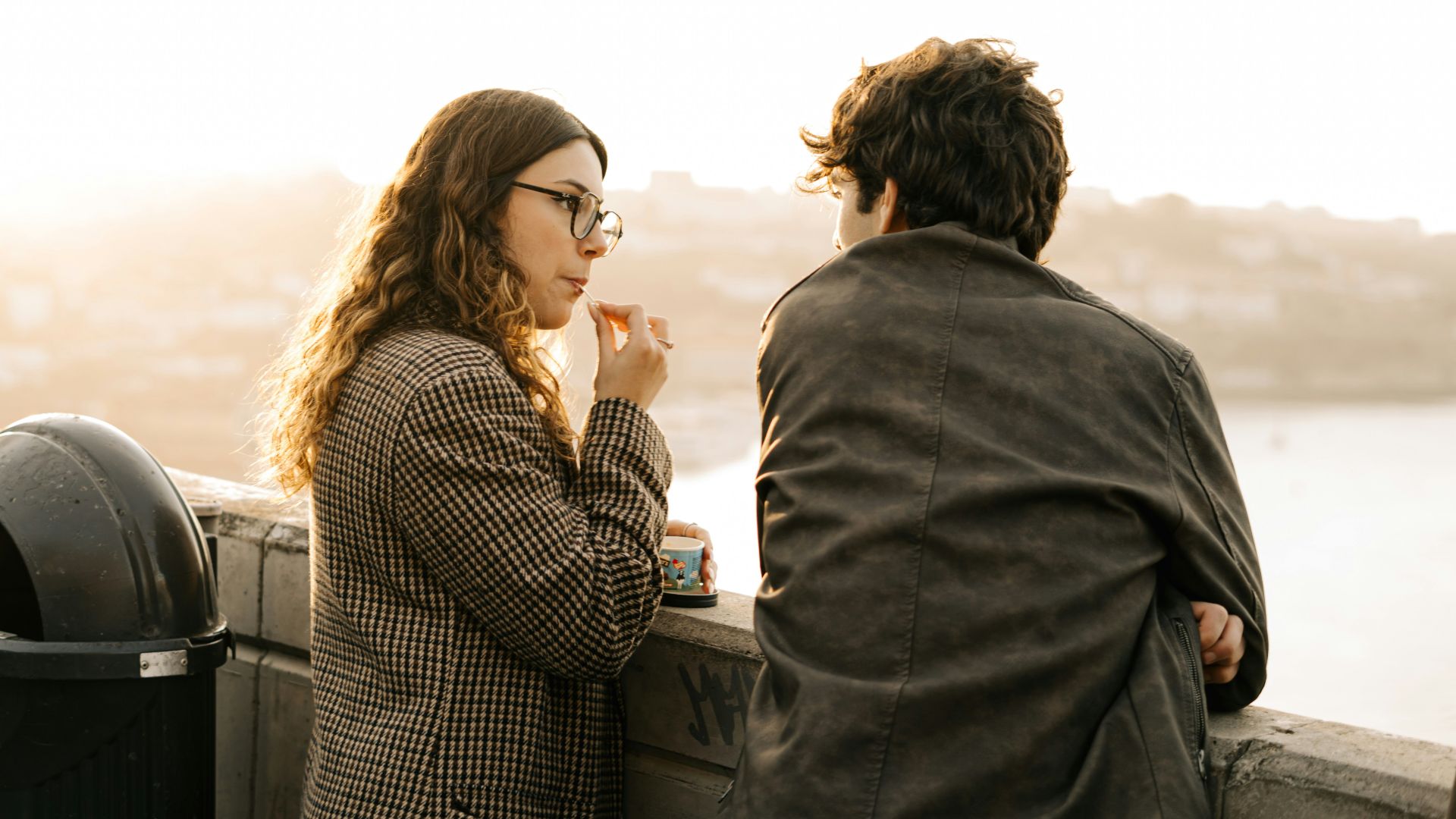 2. Ils cessent de poser des questions complémentaires