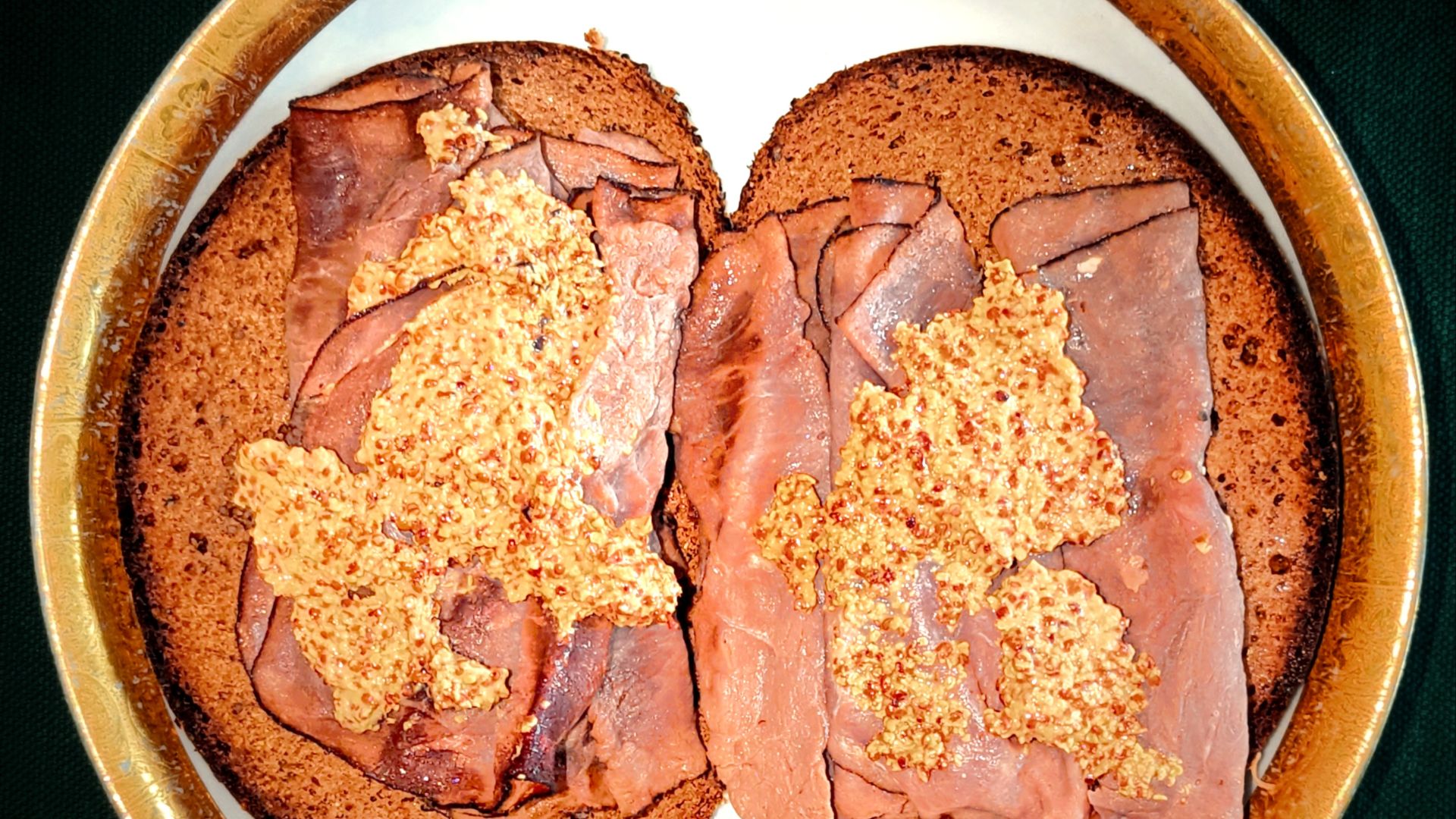 14. Sandwich ouvert au rosbif