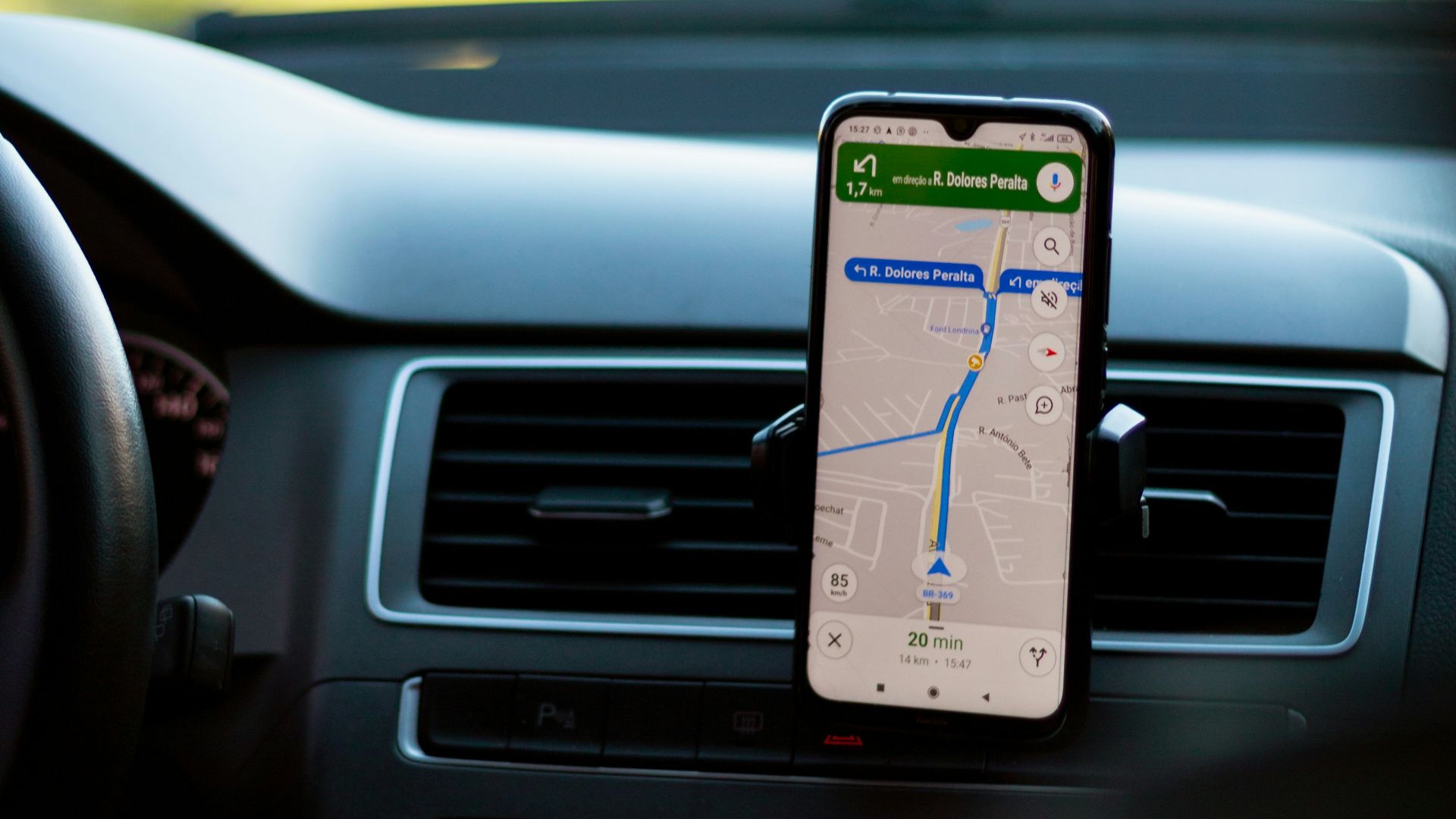 4. Le passager avant s'occupe de la navigation