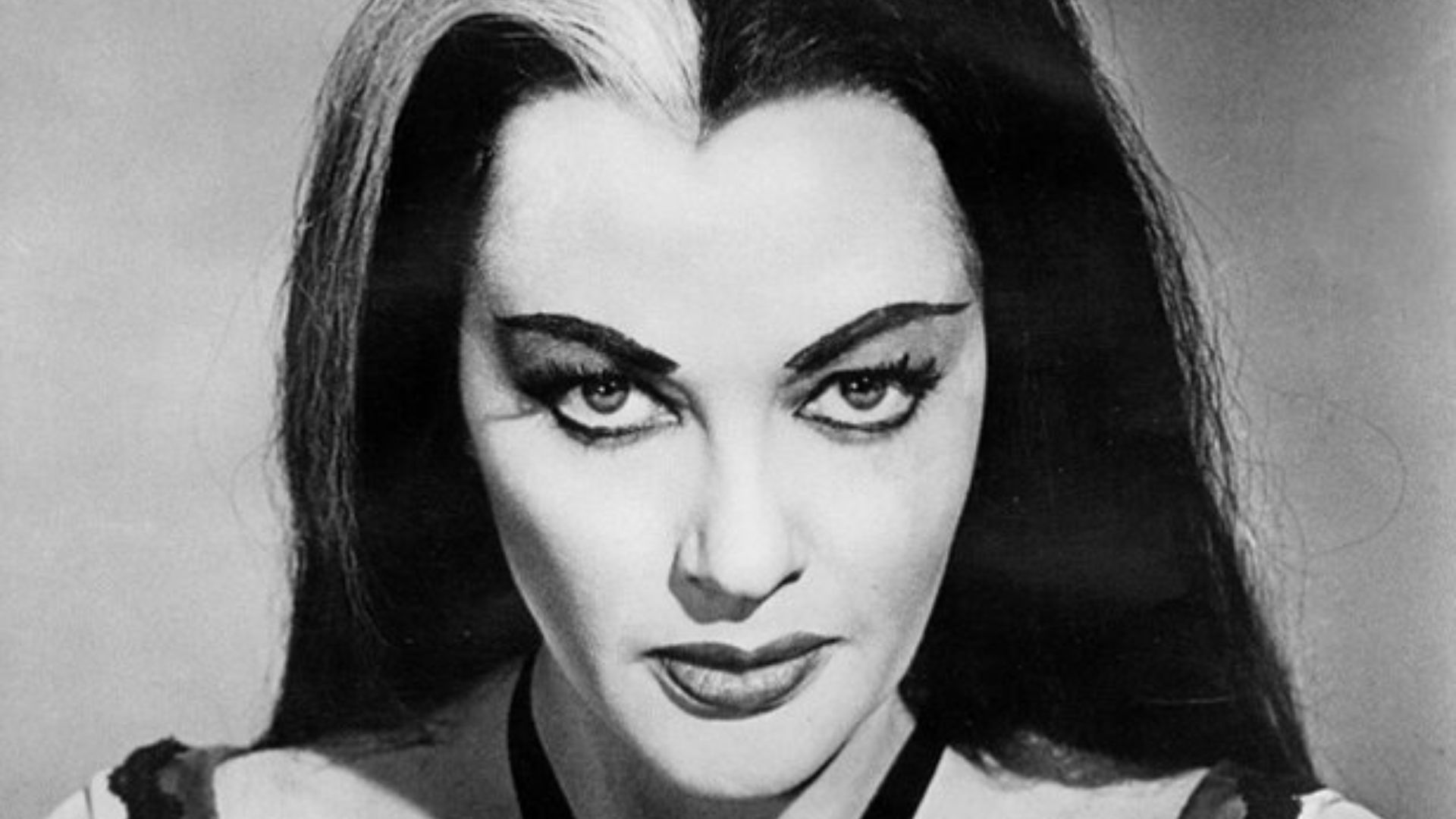 20 icônes hollywoodiennes oubliées de l’âge d’or, dotées de traits saisissants