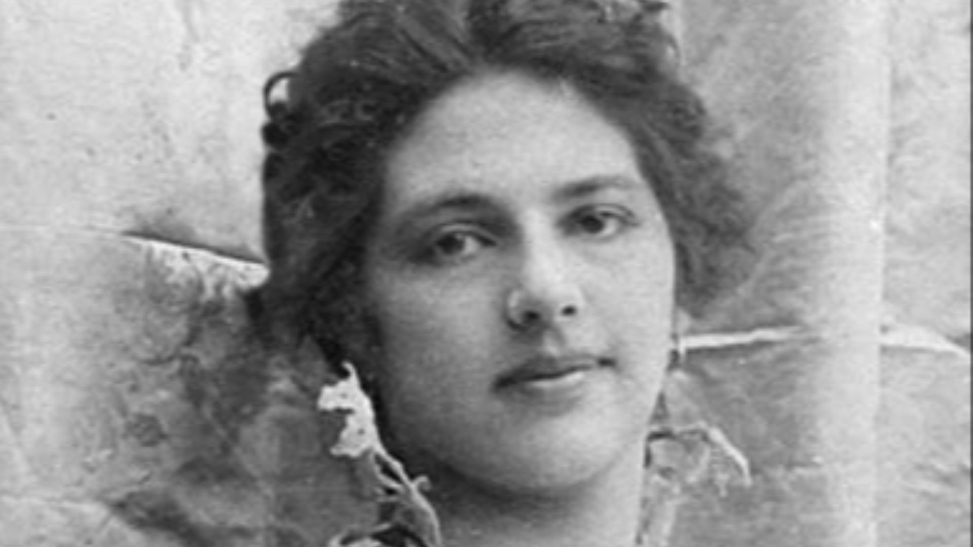19. Mata Hari