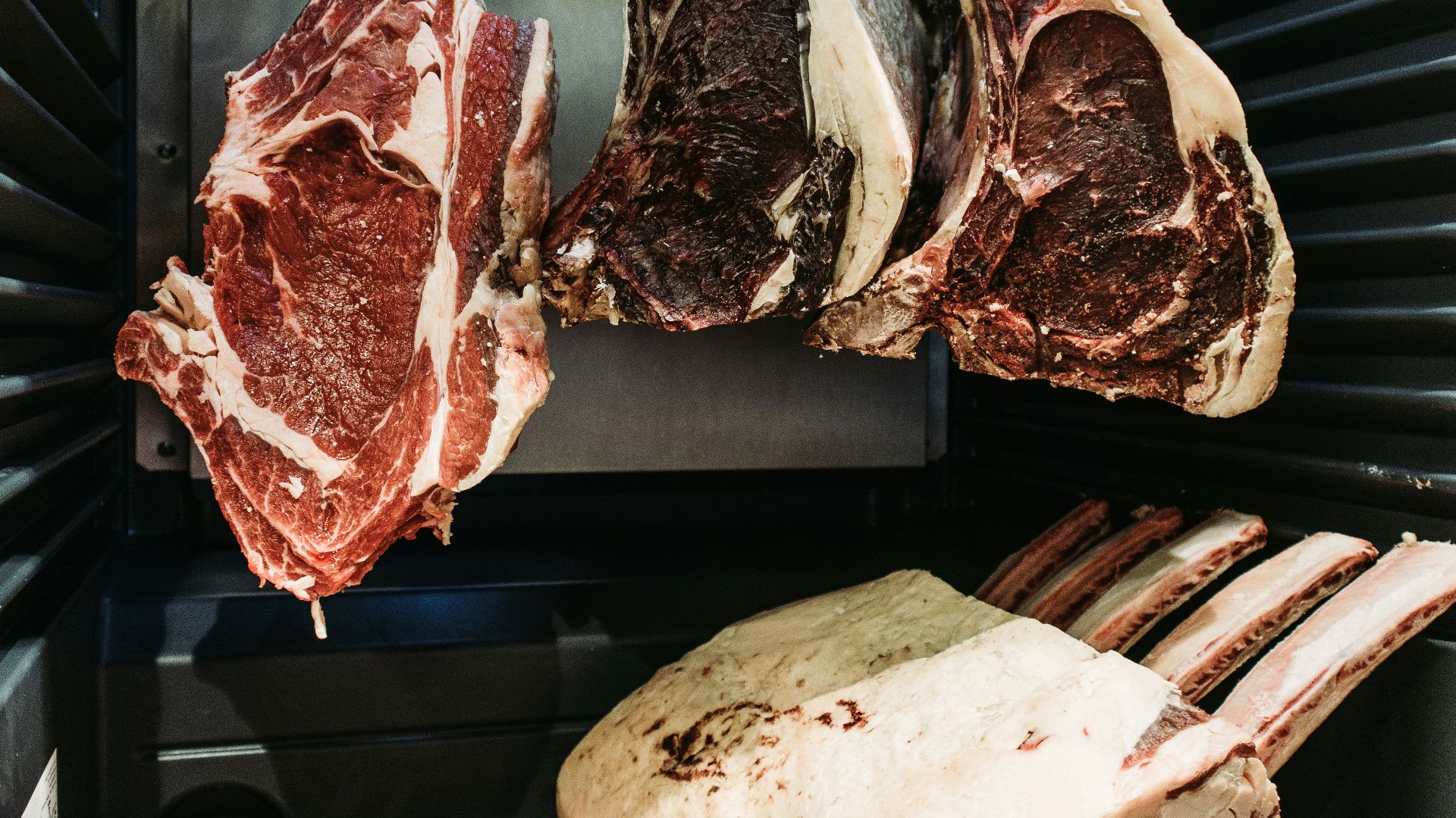14. Steaks de faux-filet avec os