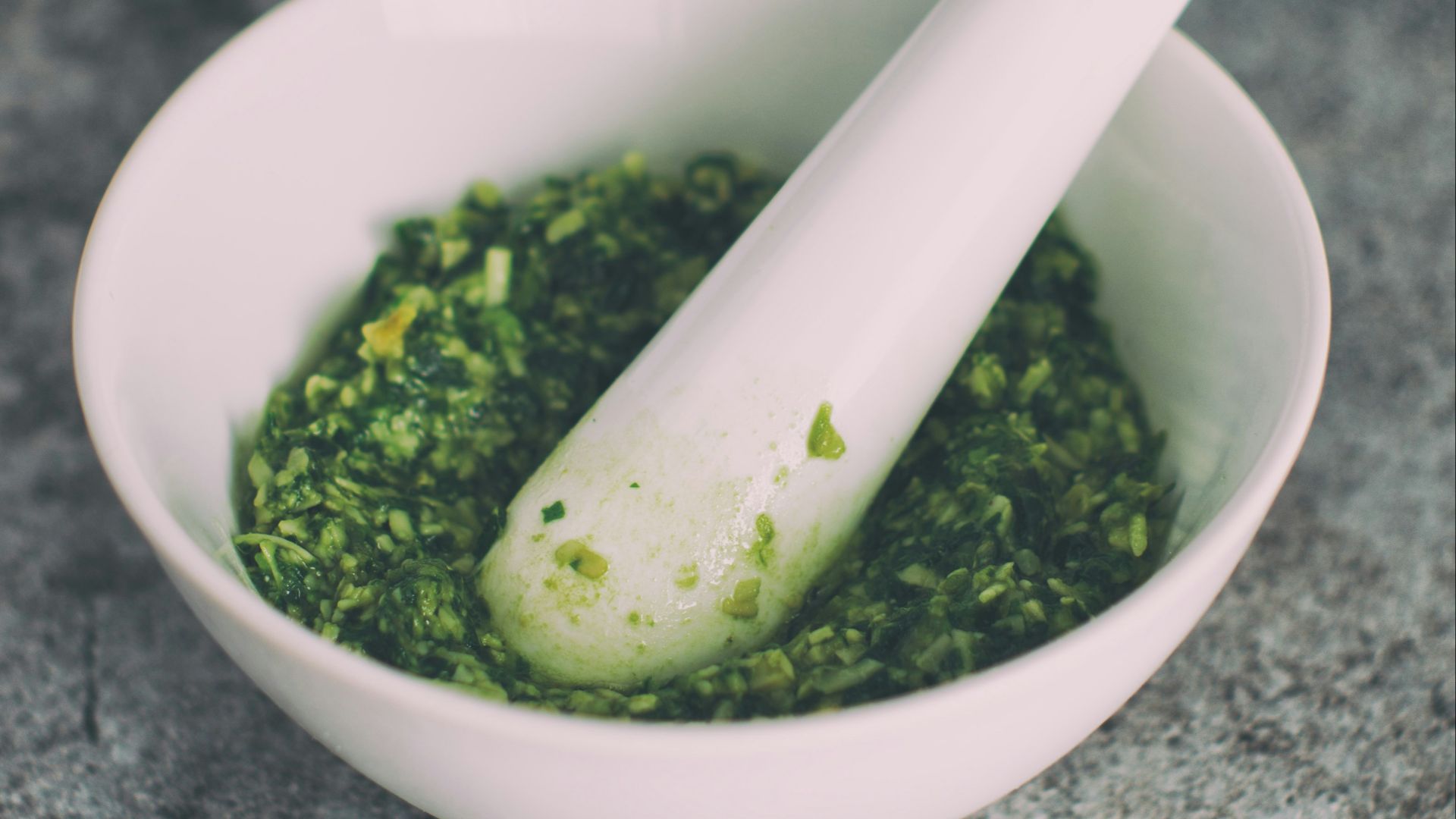 4. Pesto au basilic frais