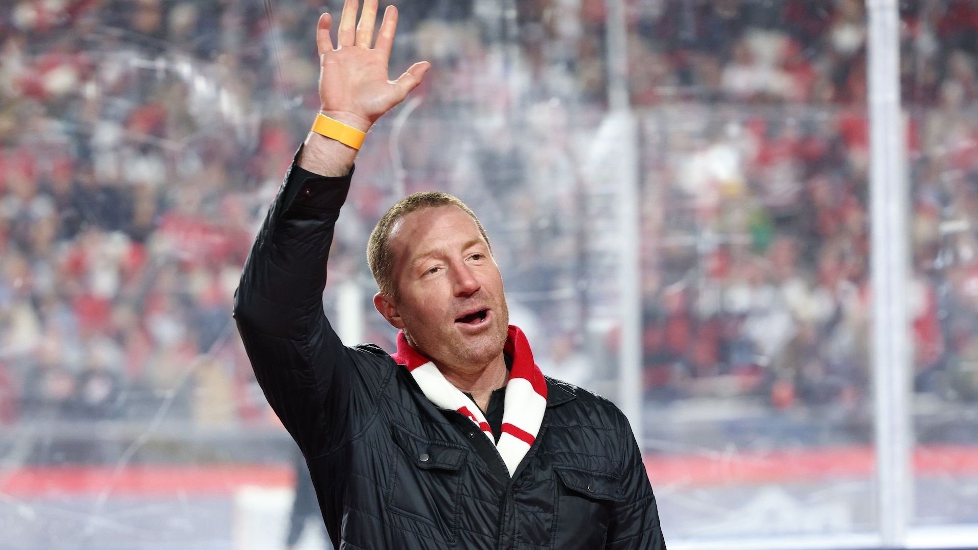 Mike Commodore says he received a “threatening” email from the Oilers