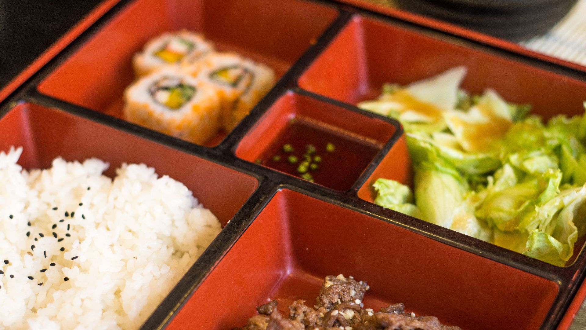 6. Tanoshi Bento