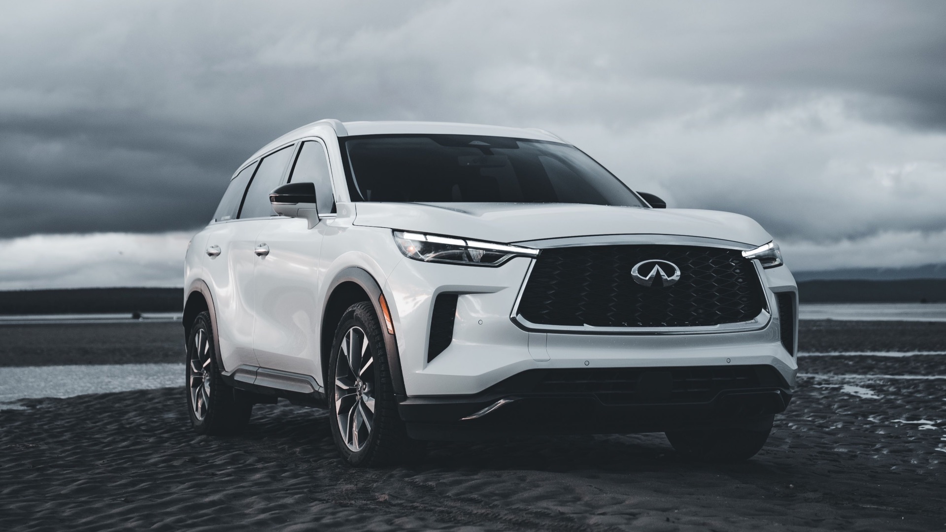 18. Infiniti QX80