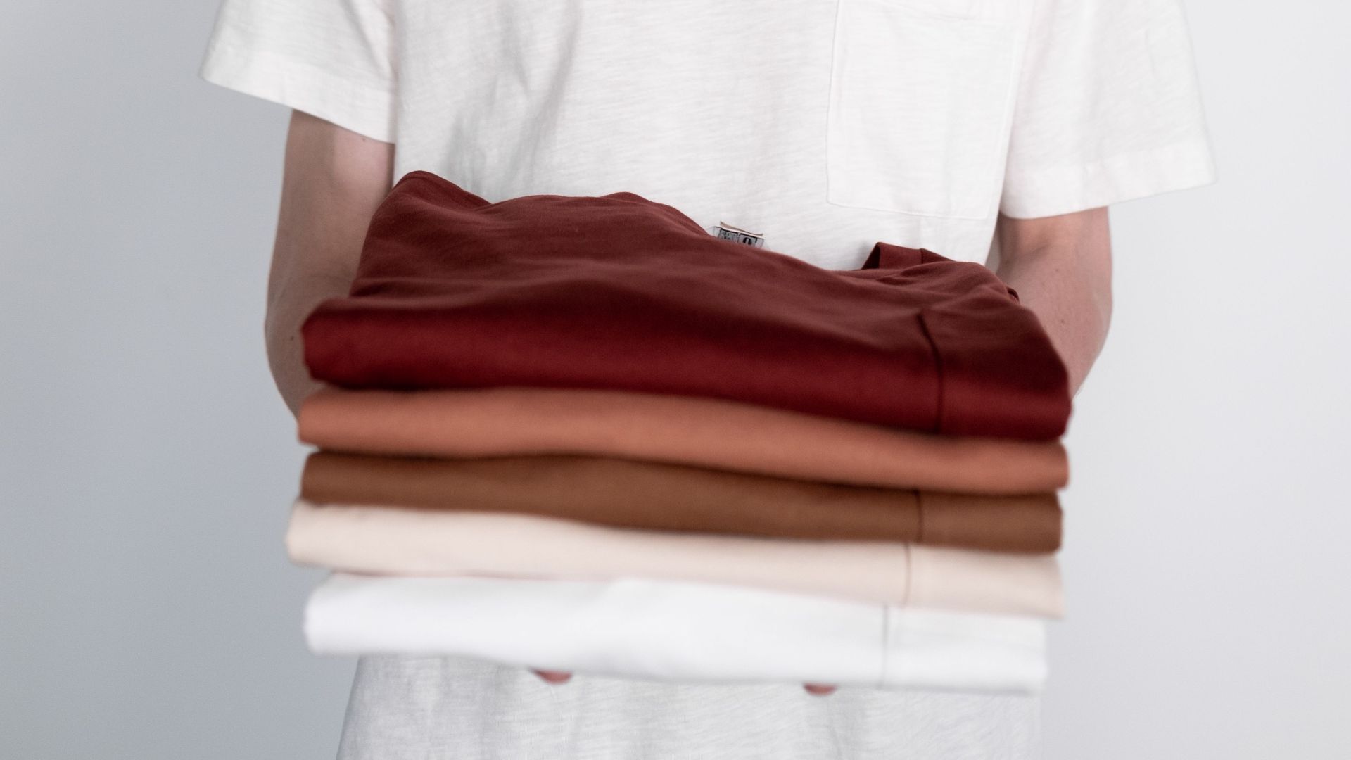 6. Si sa tenue est appropriée