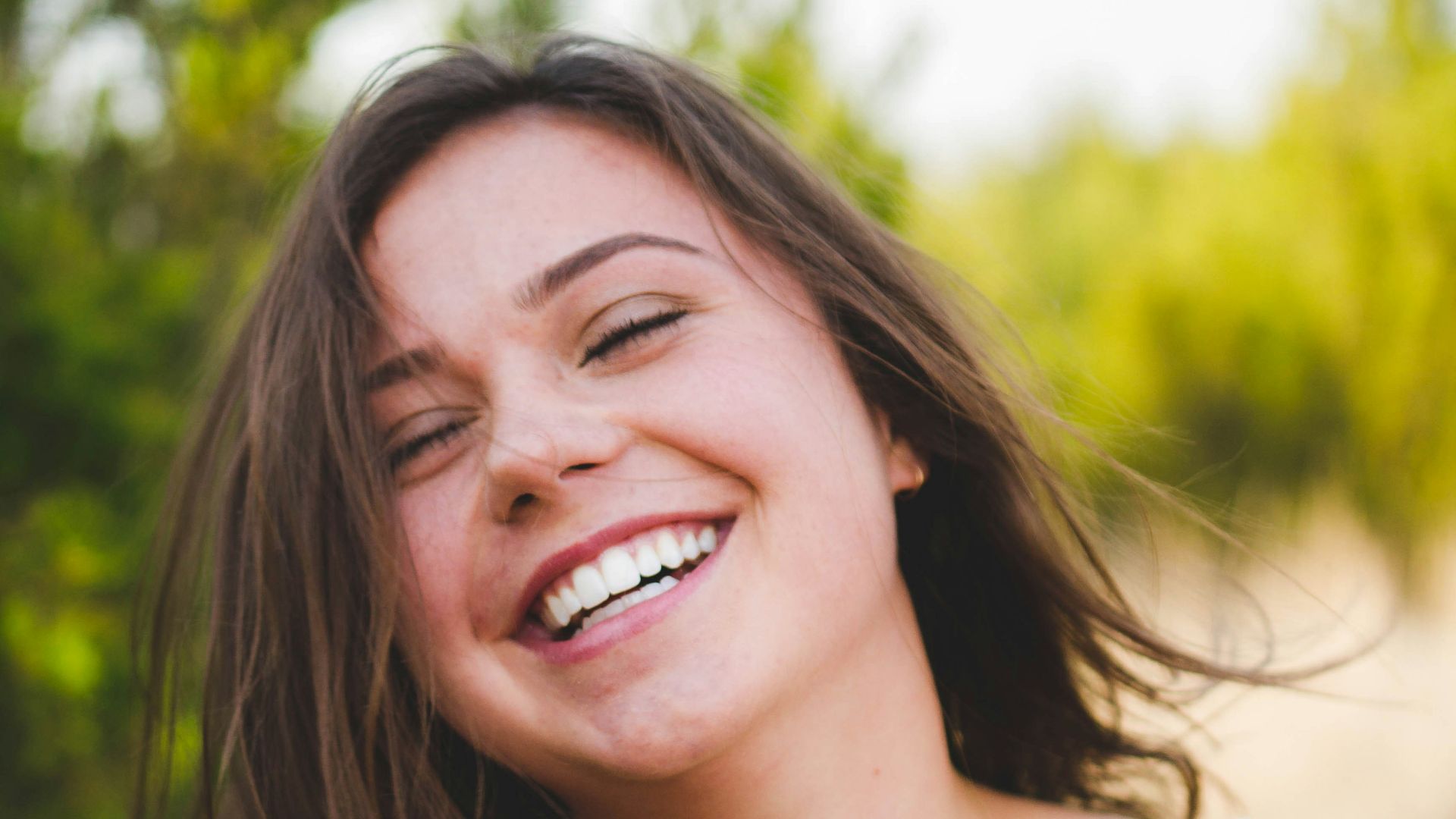 19. Souriez de manière plus naturelle