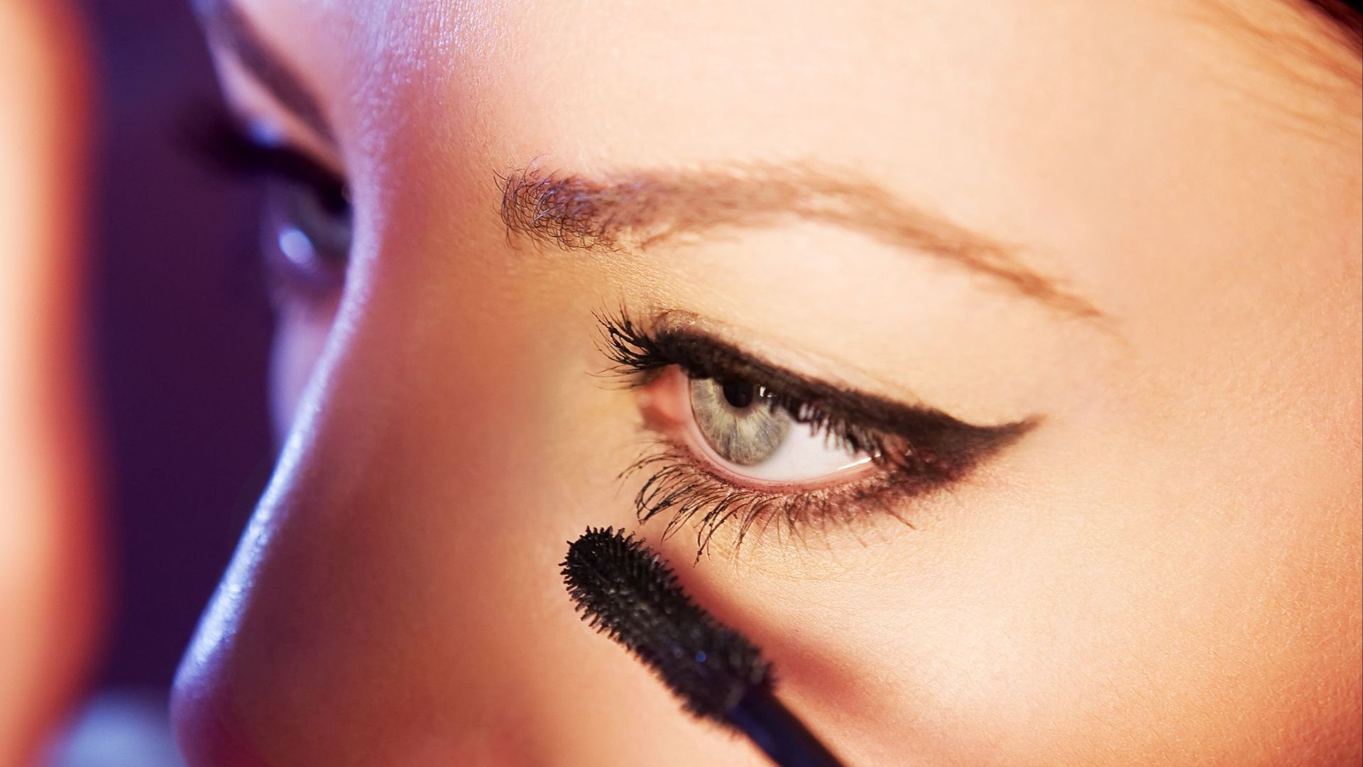 16. Mascara intense pour les cils inférieurs