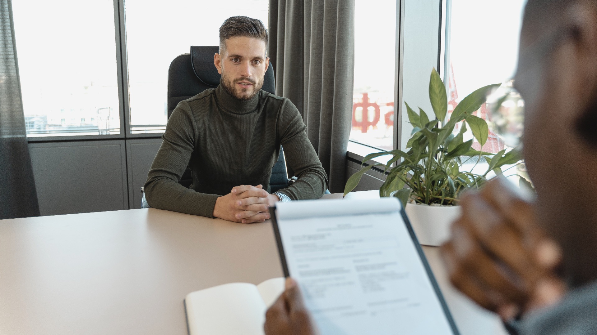 12. Les entretiens où l'on pose sans cesse les mêmes questions