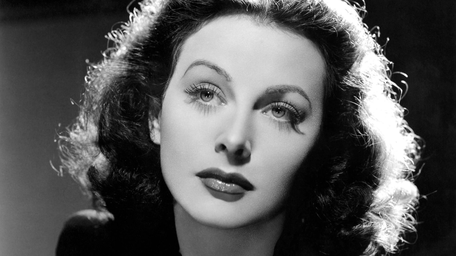 2. Hedy Lamarr : une star glamour dotée d'un esprit brillant