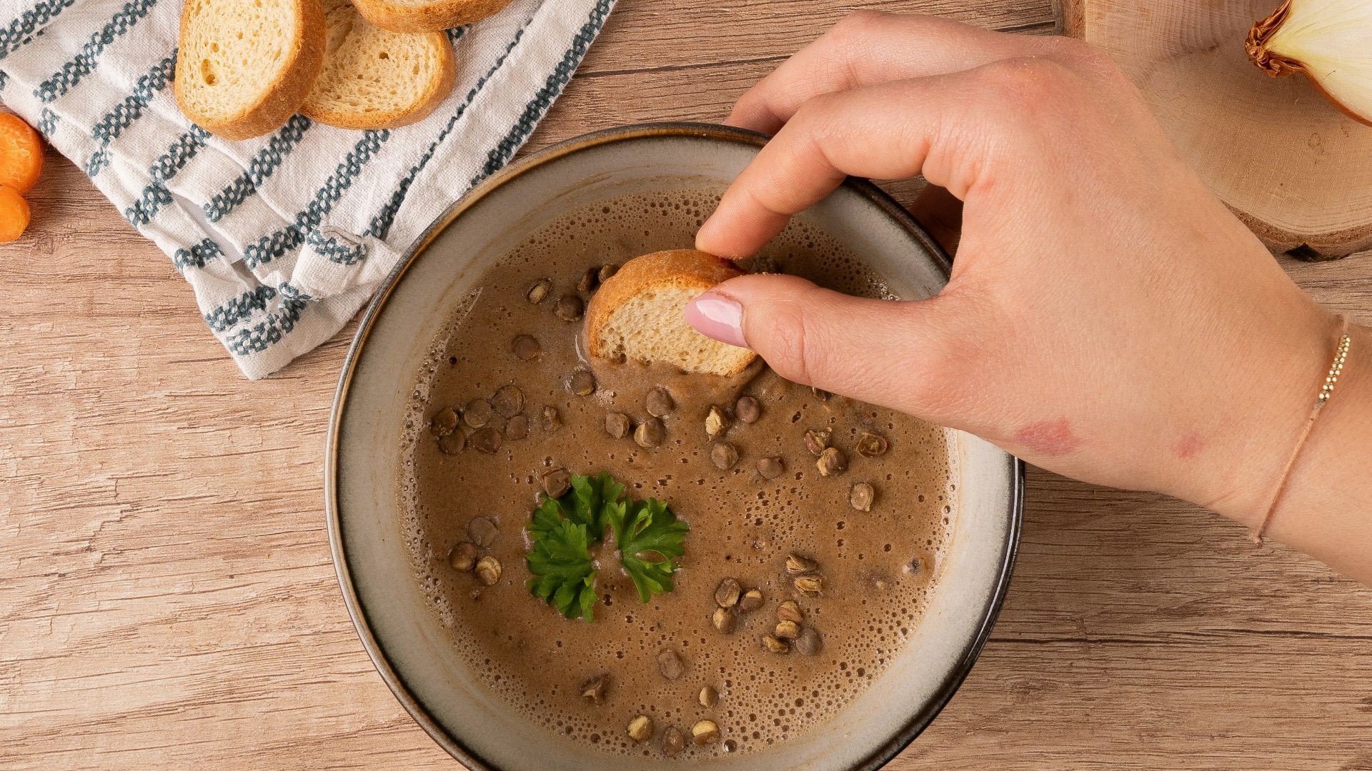 2. Houmous aux haricots noirs et à la coriandre