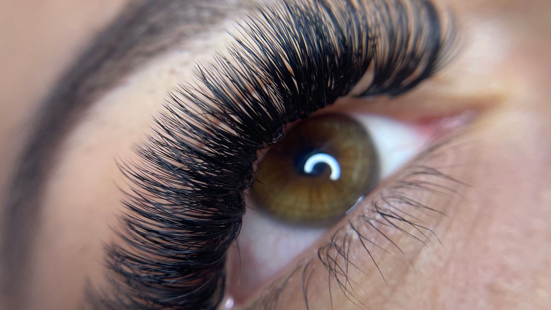 6. Porter des faux cils trop voyants