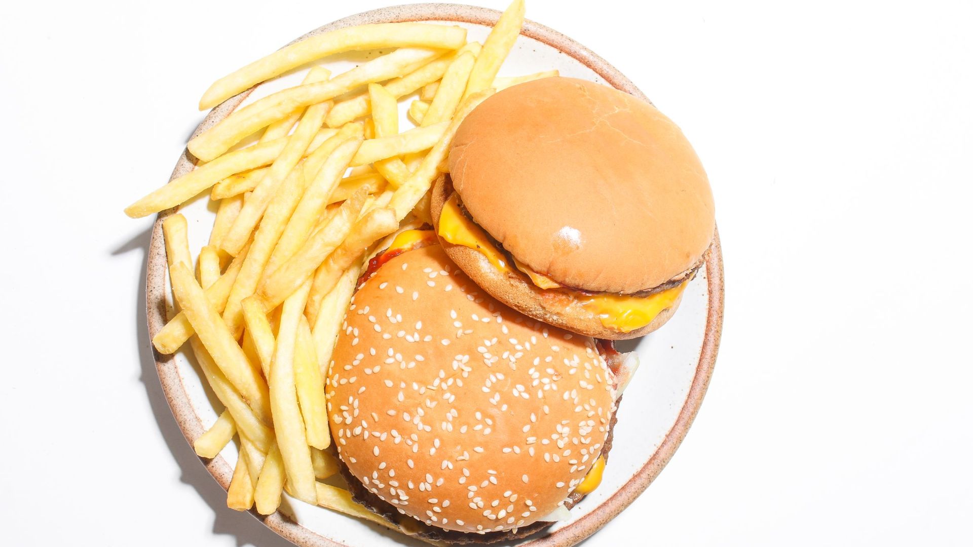 2. Les cheeseburgers de fast-food