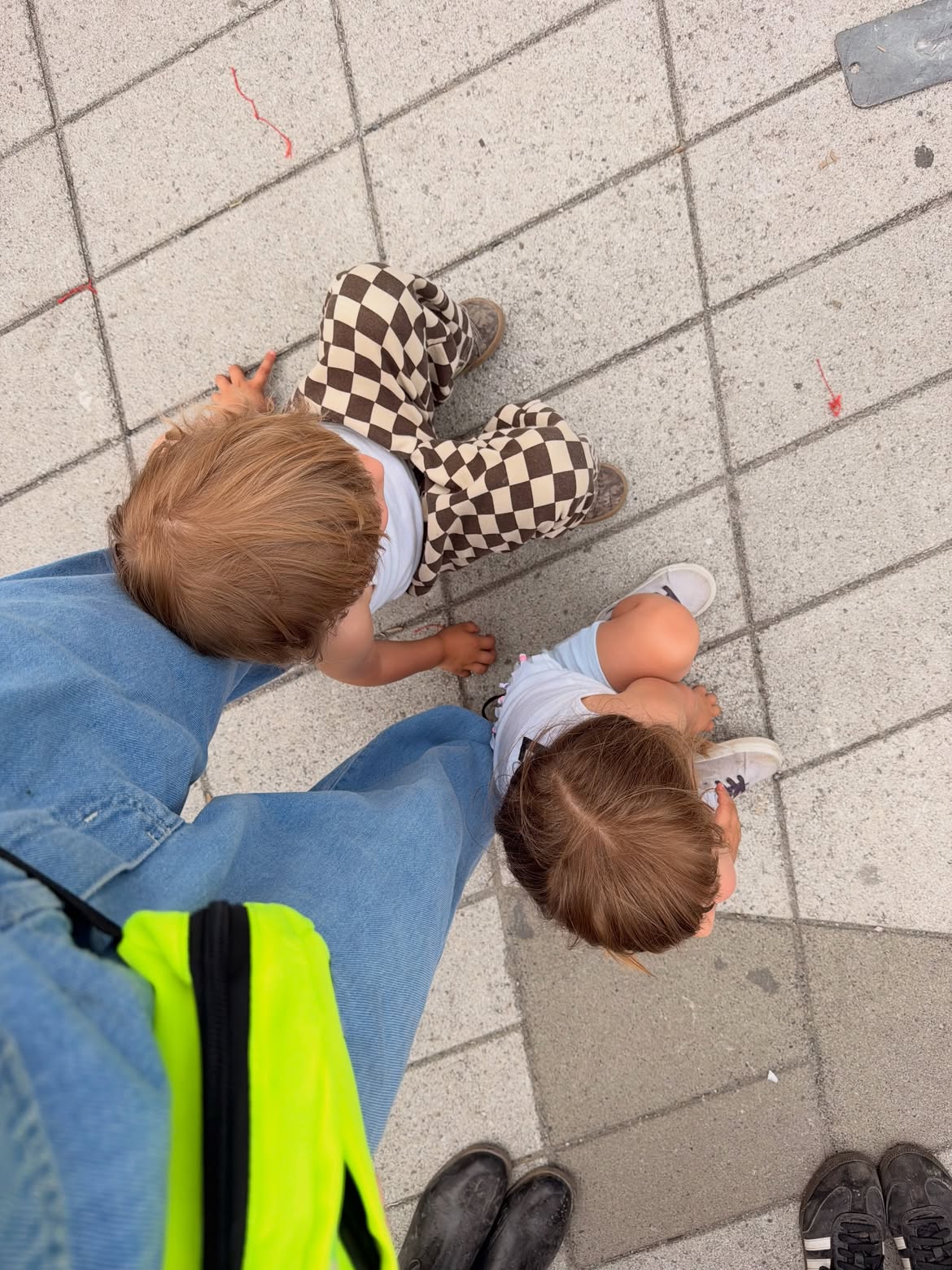 Petits explorateurs qui se reposent