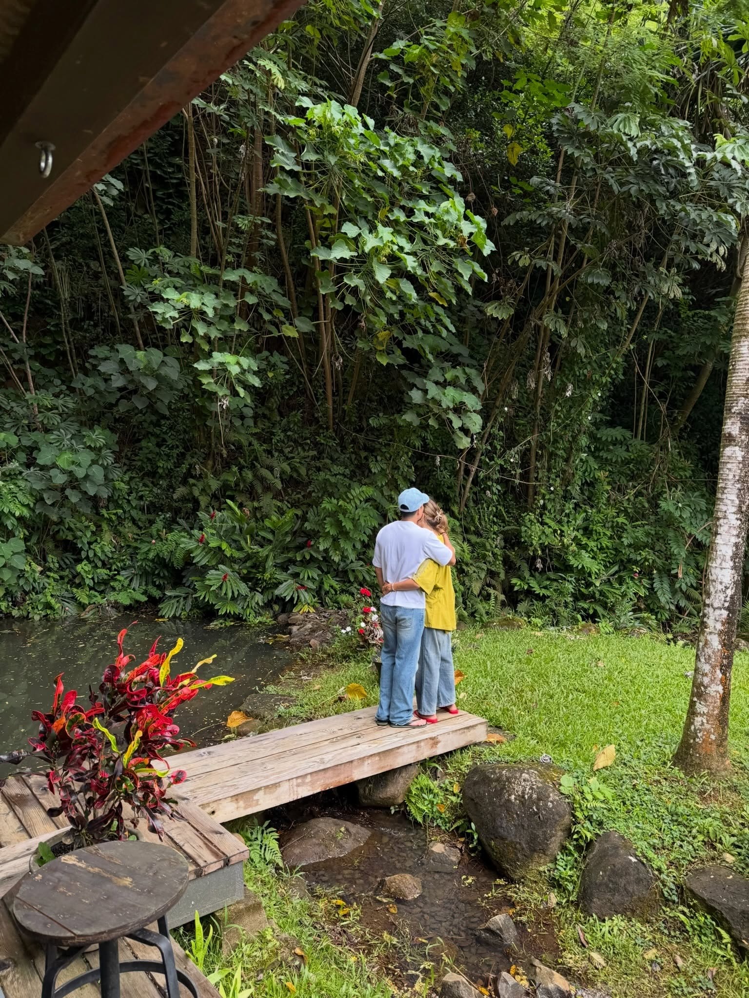 Un moment de tendresse en pleine nature