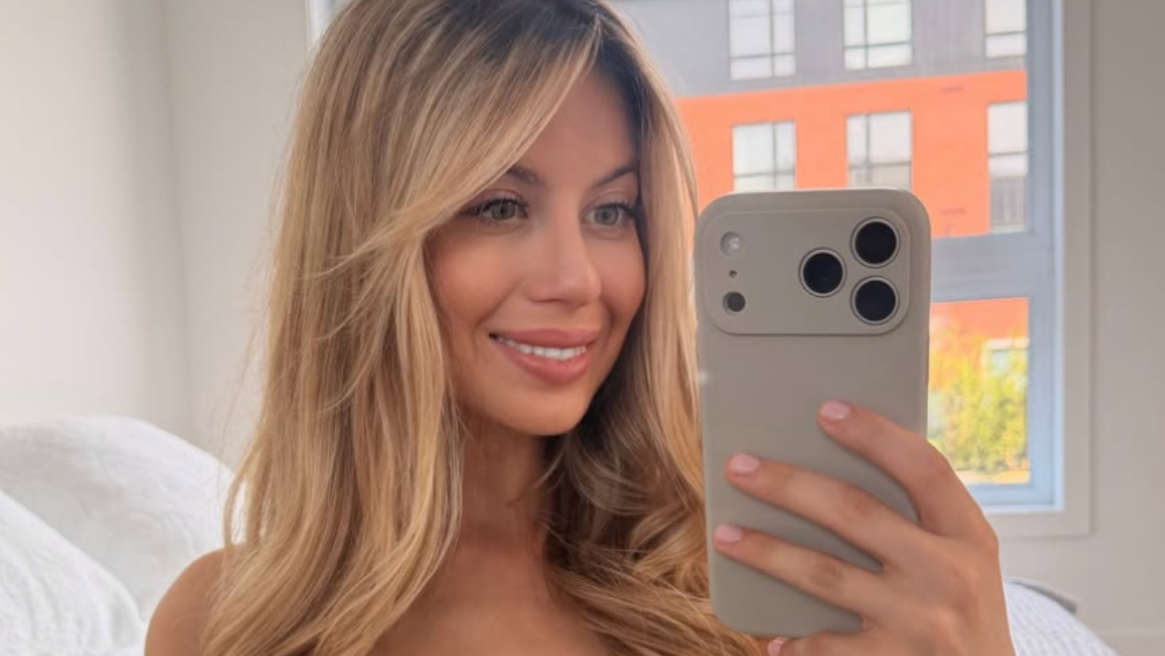 Cette personnalité cache un secret depuis longtemps - Hollywoodpq.com